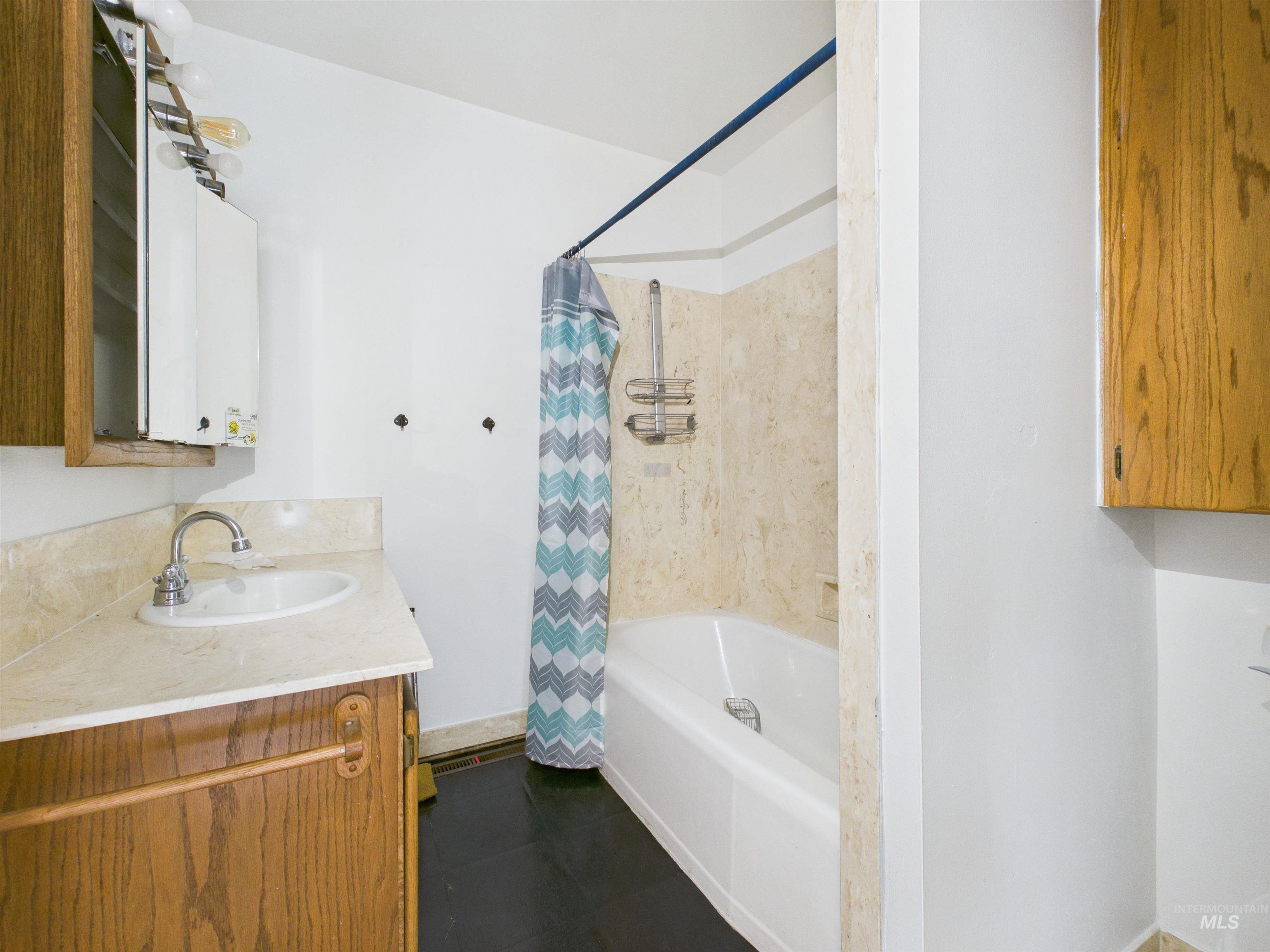 810 S D St., Rupert, Idaho 83350, 4 Bedrooms, 2 Bathrooms, Residential For Sale, Price $325,000,MLS 98980353