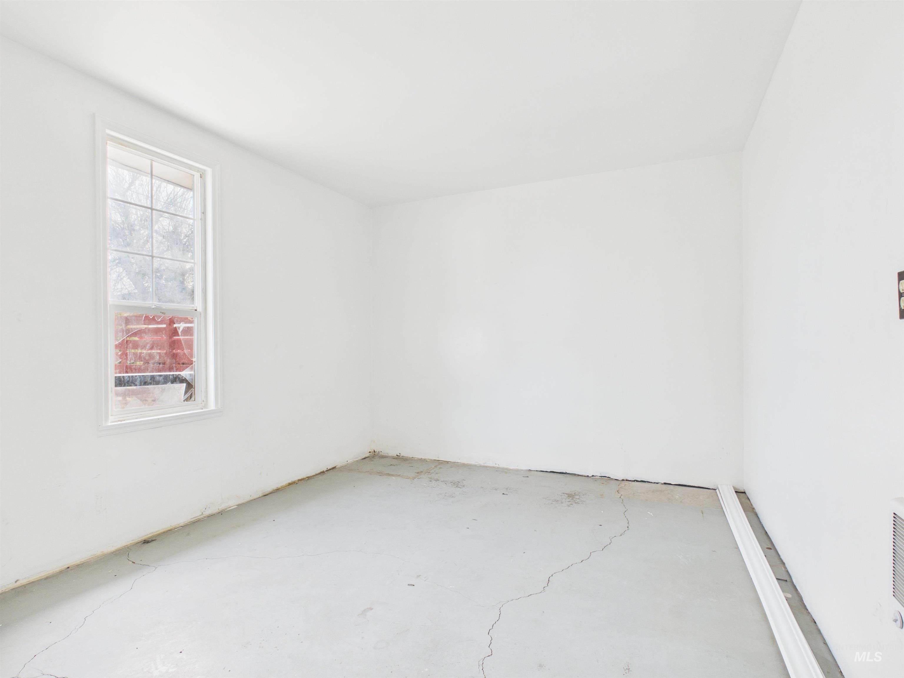 810 S D St., Rupert, Idaho 83350, 4 Bedrooms, 2 Bathrooms, Residential For Sale, Price $325,000,MLS 98980353