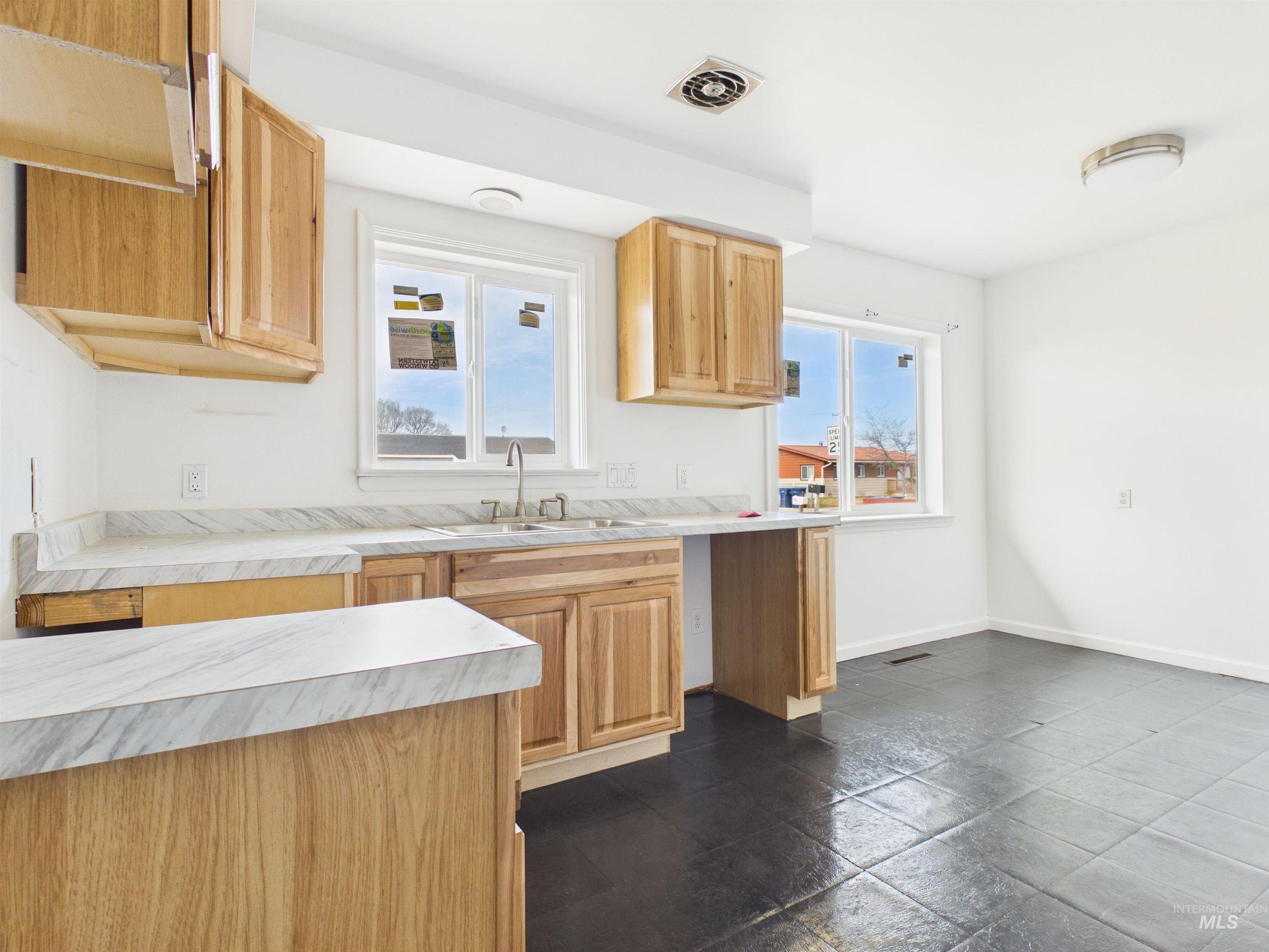 810 S D St., Rupert, Idaho 83350, 4 Bedrooms, 2 Bathrooms, Residential For Sale, Price $325,000,MLS 98980353