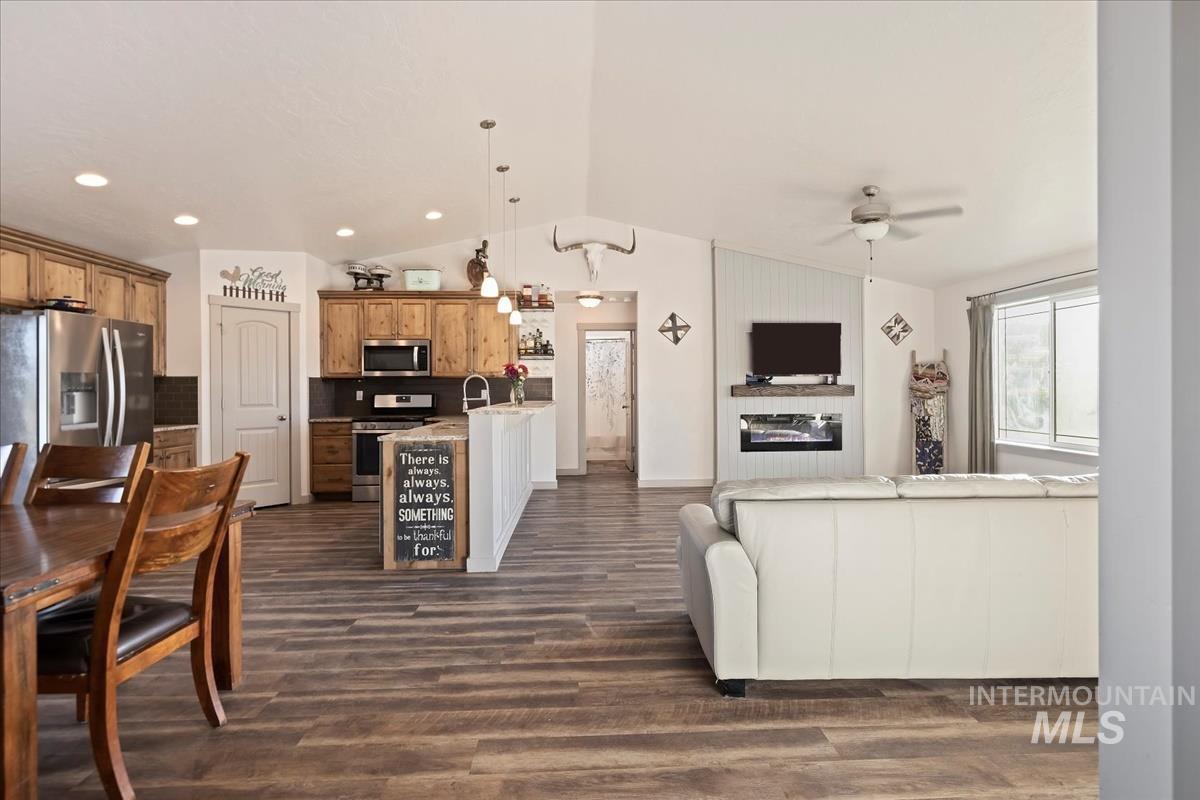 17571 Goodson Rd, Caldwell, Idaho 83607, 3 Bedrooms, 2 Bathrooms, Residential For Sale, Price $869,000,MLS 98980359