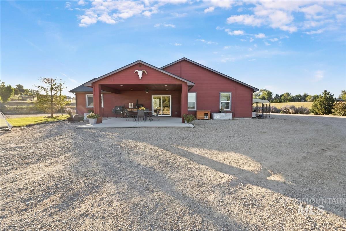 17571 Goodson Rd, Caldwell, Idaho 83607, 3 Bedrooms, 2 Bathrooms, Residential For Sale, Price $869,000,MLS 98980359