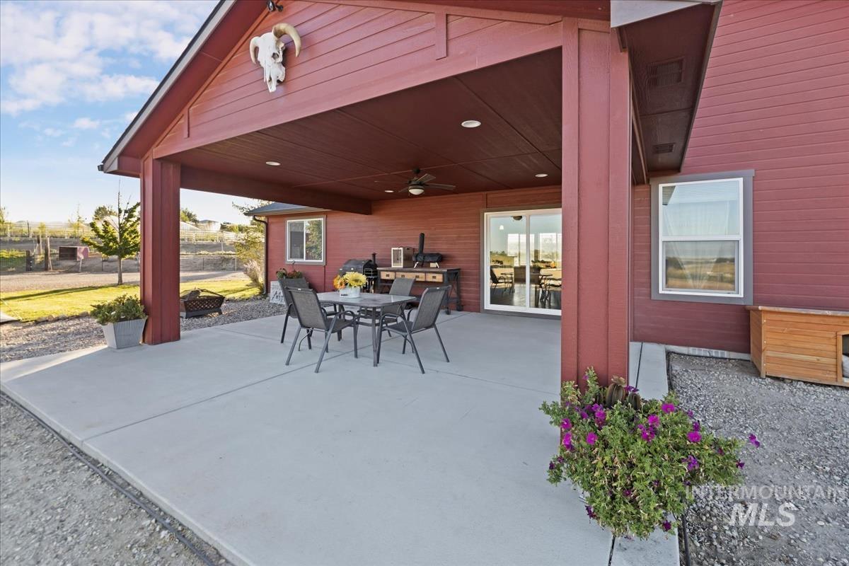 17571 Goodson Rd, Caldwell, Idaho 83607, 3 Bedrooms, 2 Bathrooms, Residential For Sale, Price $869,000,MLS 98980359