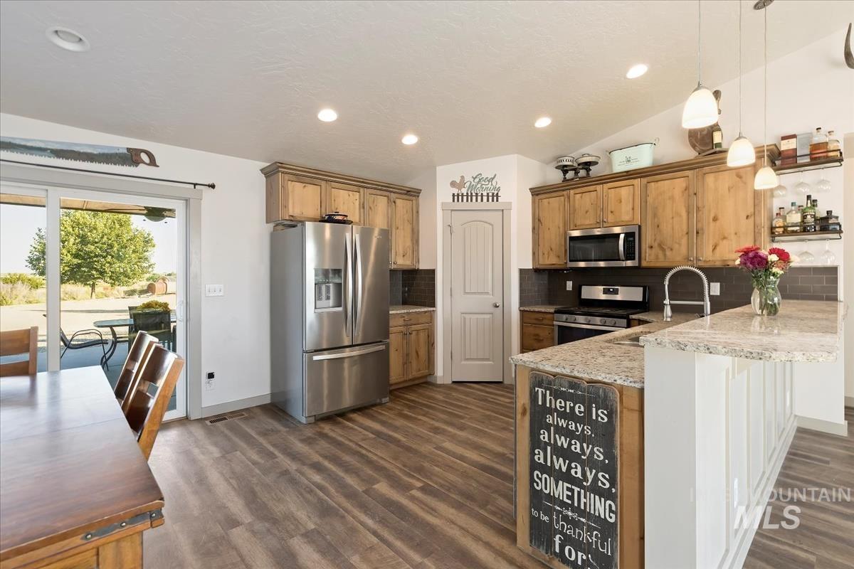 17571 Goodson Rd, Caldwell, Idaho 83607, 3 Bedrooms, 2 Bathrooms, Residential For Sale, Price $869,000,MLS 98980359