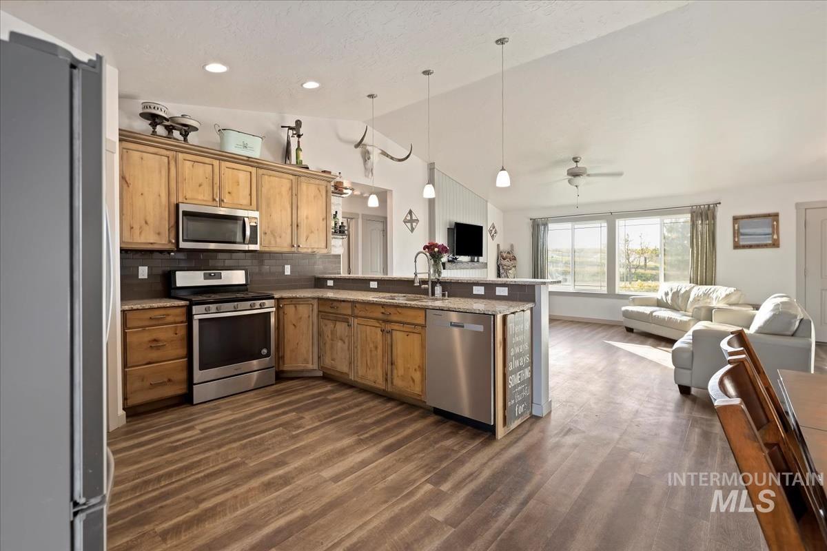 17571 Goodson Rd, Caldwell, Idaho 83607, 3 Bedrooms, 2 Bathrooms, Residential For Sale, Price $869,000,MLS 98980359