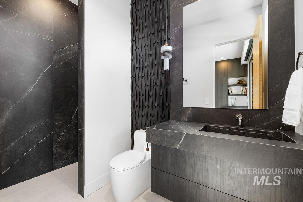 2813 E Hard Rock Drive, Boise, Idaho 83712, 4 Bedrooms, 4.5 Bathrooms, Residential For Sale, Price $3,475,000,MLS 98980363