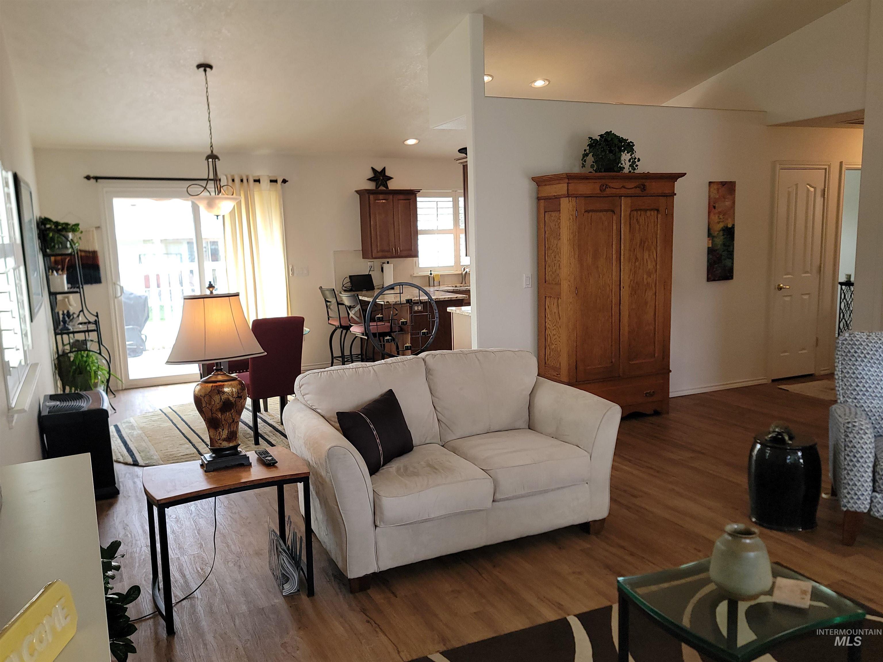 313 N Westminster, Nampa, Idaho 83650, 2 Bedrooms, 1.5 Bathrooms, Residential For Sale, Price $299,000,MLS 98980365