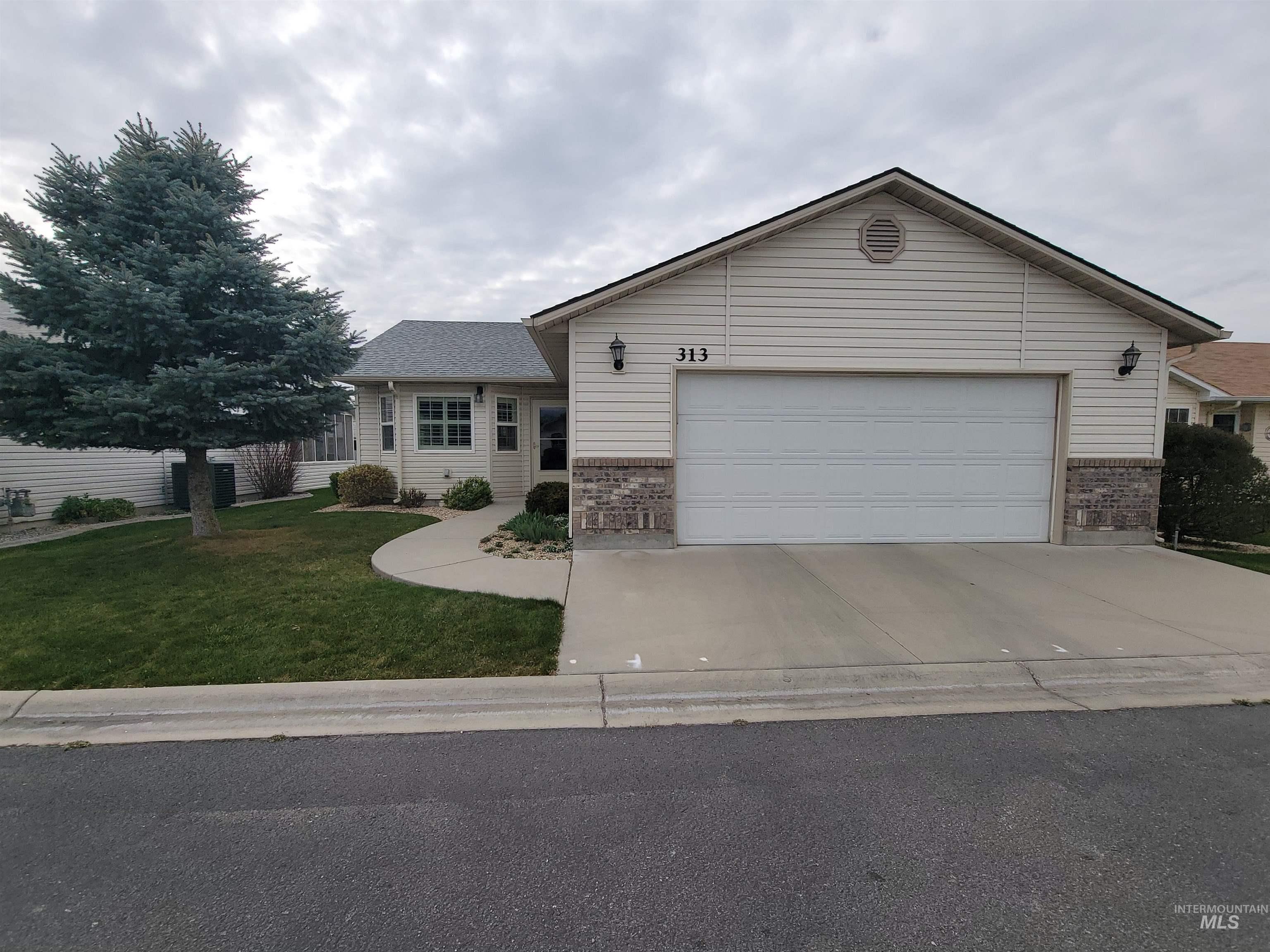313 N Westminster, Nampa, Idaho 83650, 2 Bedrooms, 1.5 Bathrooms, Residential For Sale, Price $299,000,MLS 98980365