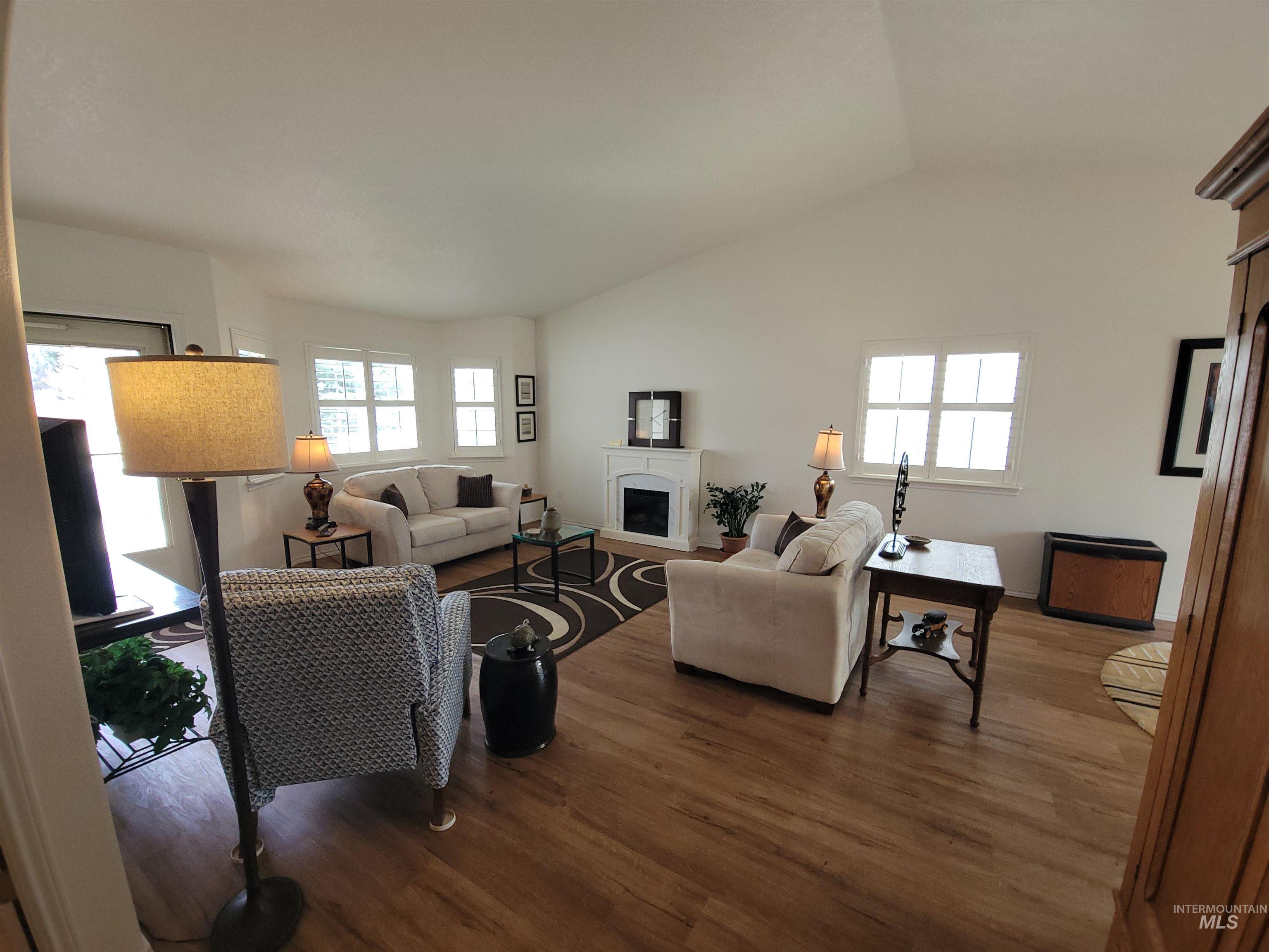 313 N Westminster, Nampa, Idaho 83650, 2 Bedrooms, 1.5 Bathrooms, Residential For Sale, Price $299,000,MLS 98980365