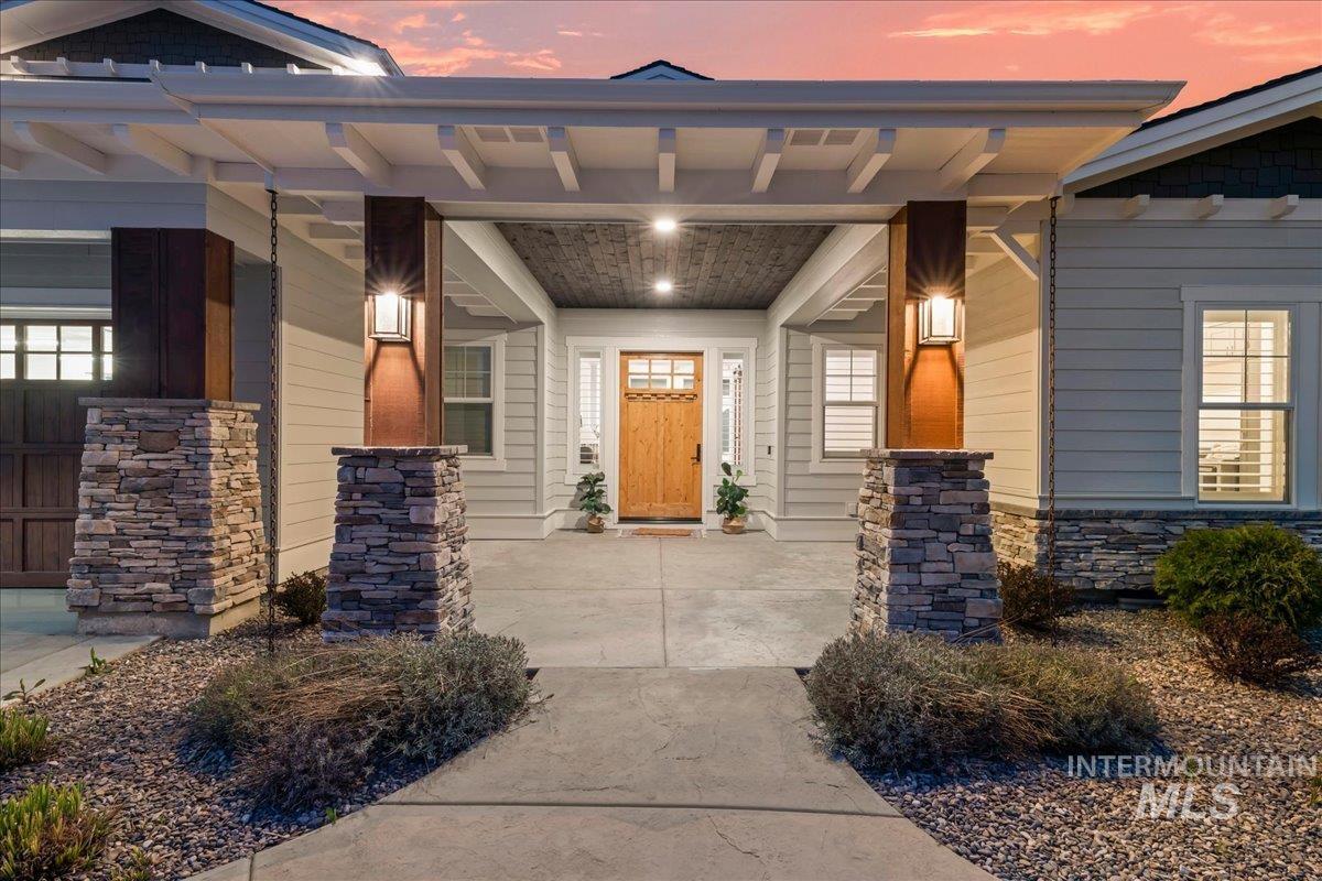 2379 S Mallard Wing Way, Eagle, Idaho 83616, 3 Bedrooms, 3.5 Bathrooms, Residential For Sale, Price $1,997,000,MLS 98980367