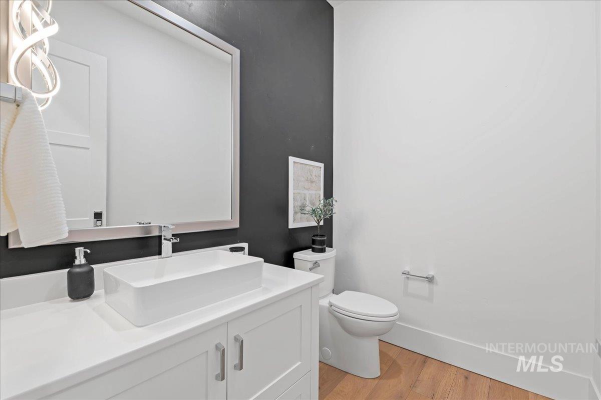 2379 S Mallard Wing Way, Eagle, Idaho 83616, 3 Bedrooms, 3.5 Bathrooms, Residential For Sale, Price $1,997,000,MLS 98980367