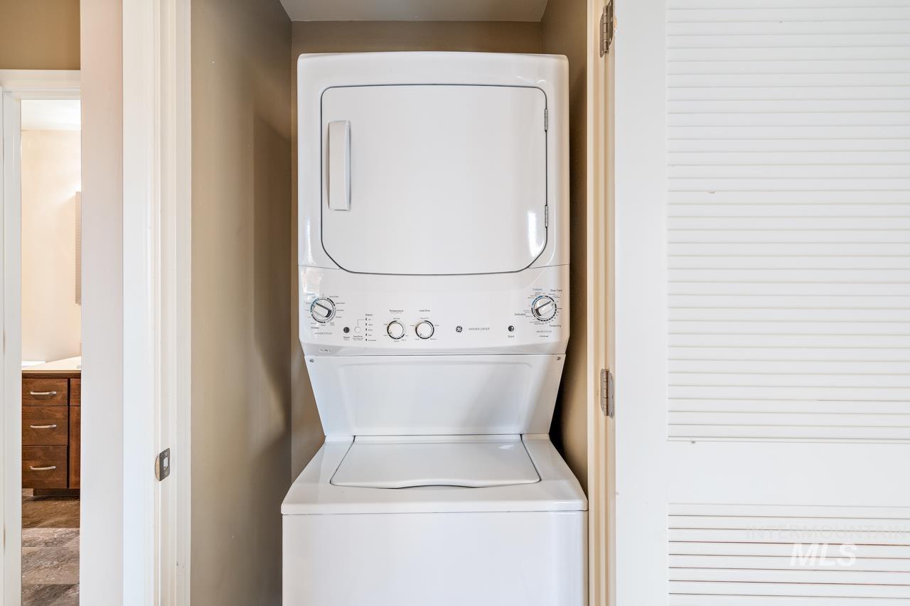 323 Jefferson St Unit 205, Boise, Idaho 83702, 1 Bedroom, 1 Bathroom, Residential Income For Sale, Price $503,000, 98980368