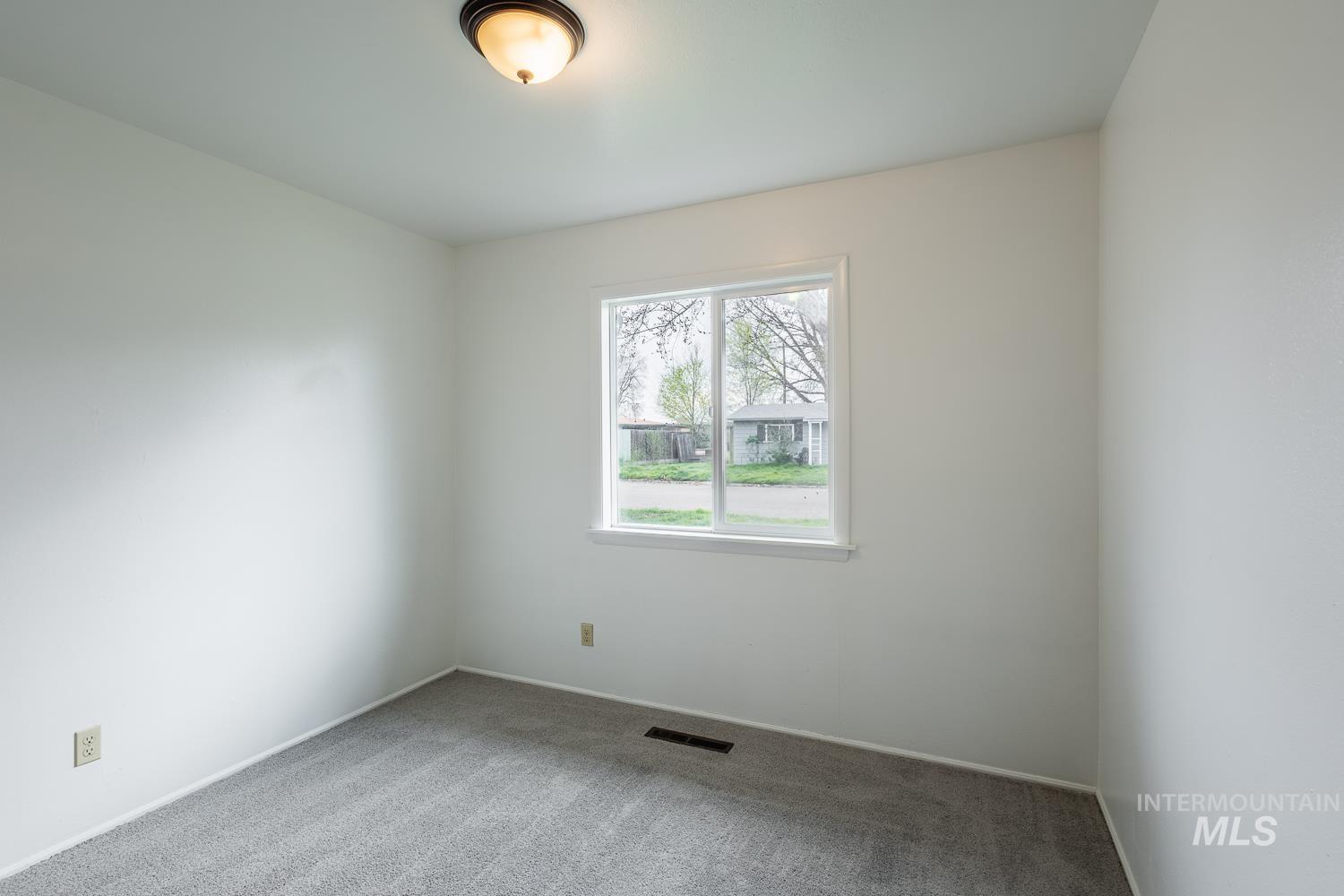 1609 N Plateau Ave, Caldwell, Idaho 83605, 3 Bedrooms, 1 Bathroom, Residential For Sale, Price $309,900,MLS 98980369