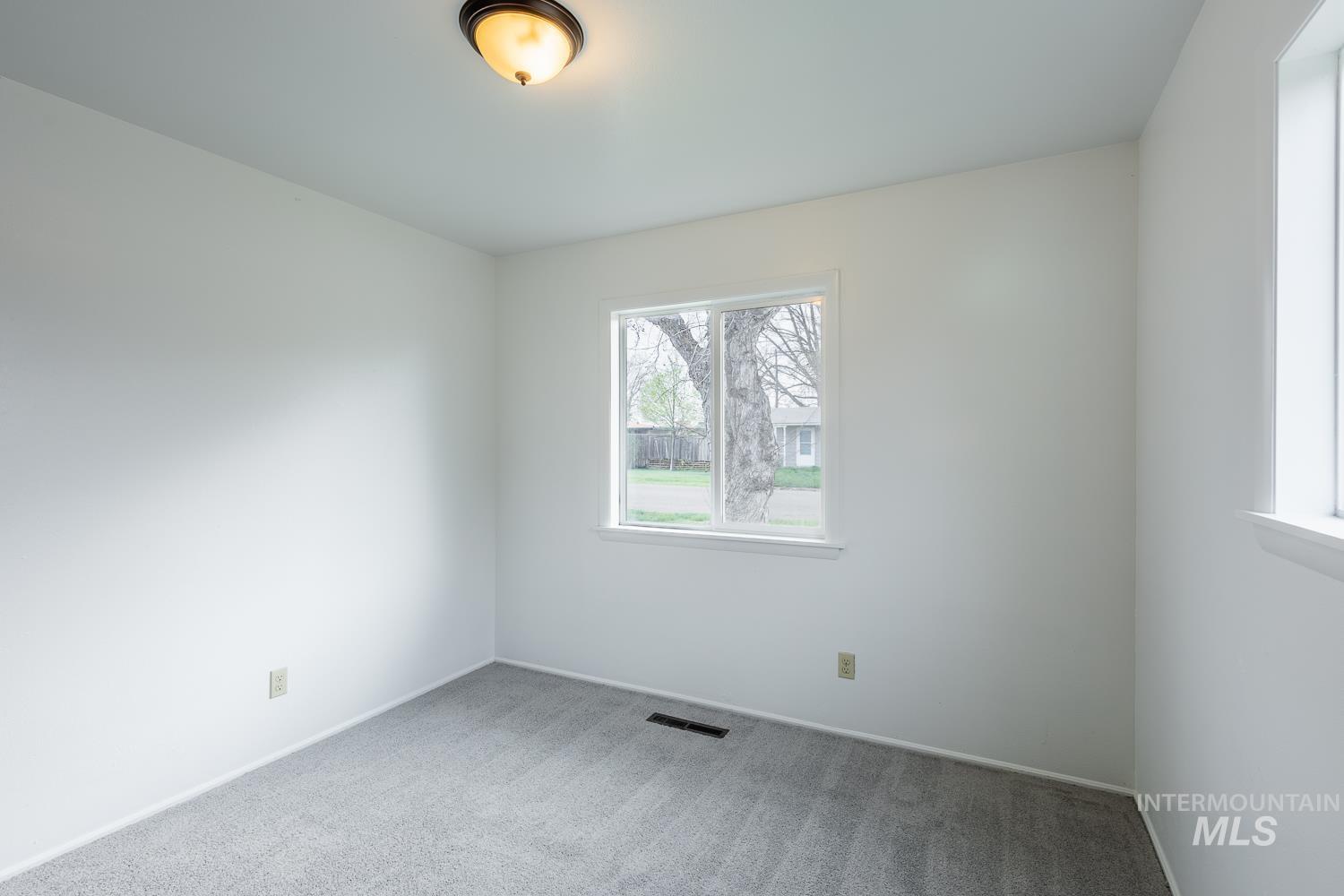 1609 N Plateau Ave, Caldwell, Idaho 83605, 3 Bedrooms, 1 Bathroom, Residential For Sale, Price $309,900,MLS 98980369