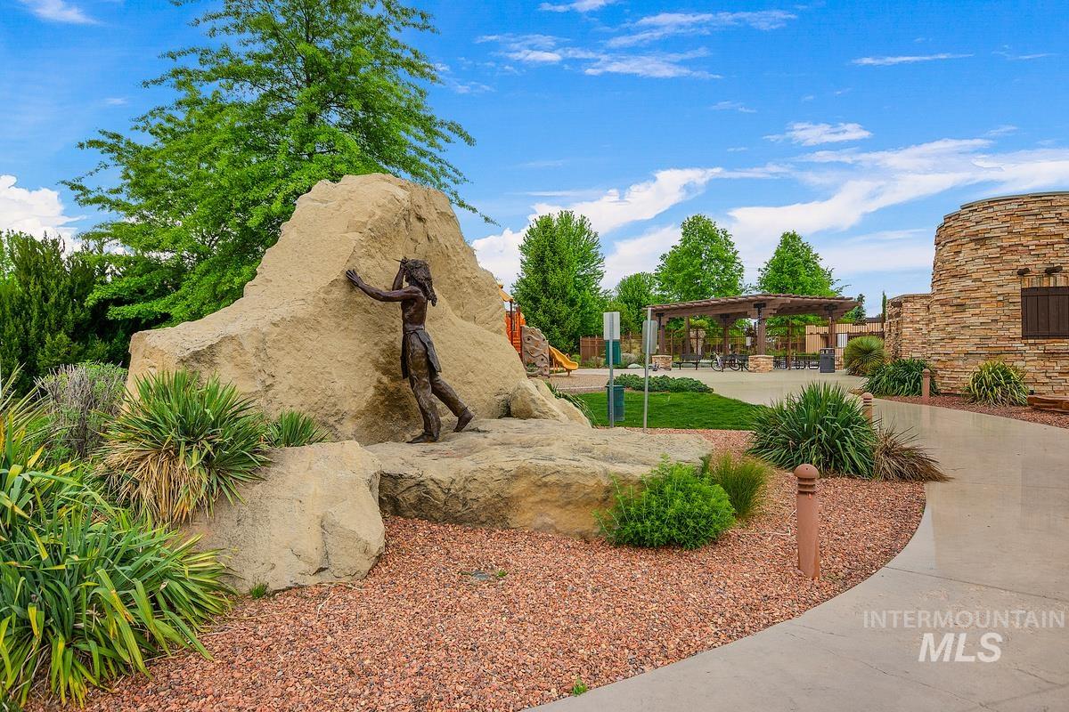 5363 N Red Hills Place, Meridian, Idaho 83646, 4 Bedrooms, 3 Bathrooms, Residential For Sale, Price $724,900,MLS 98980371