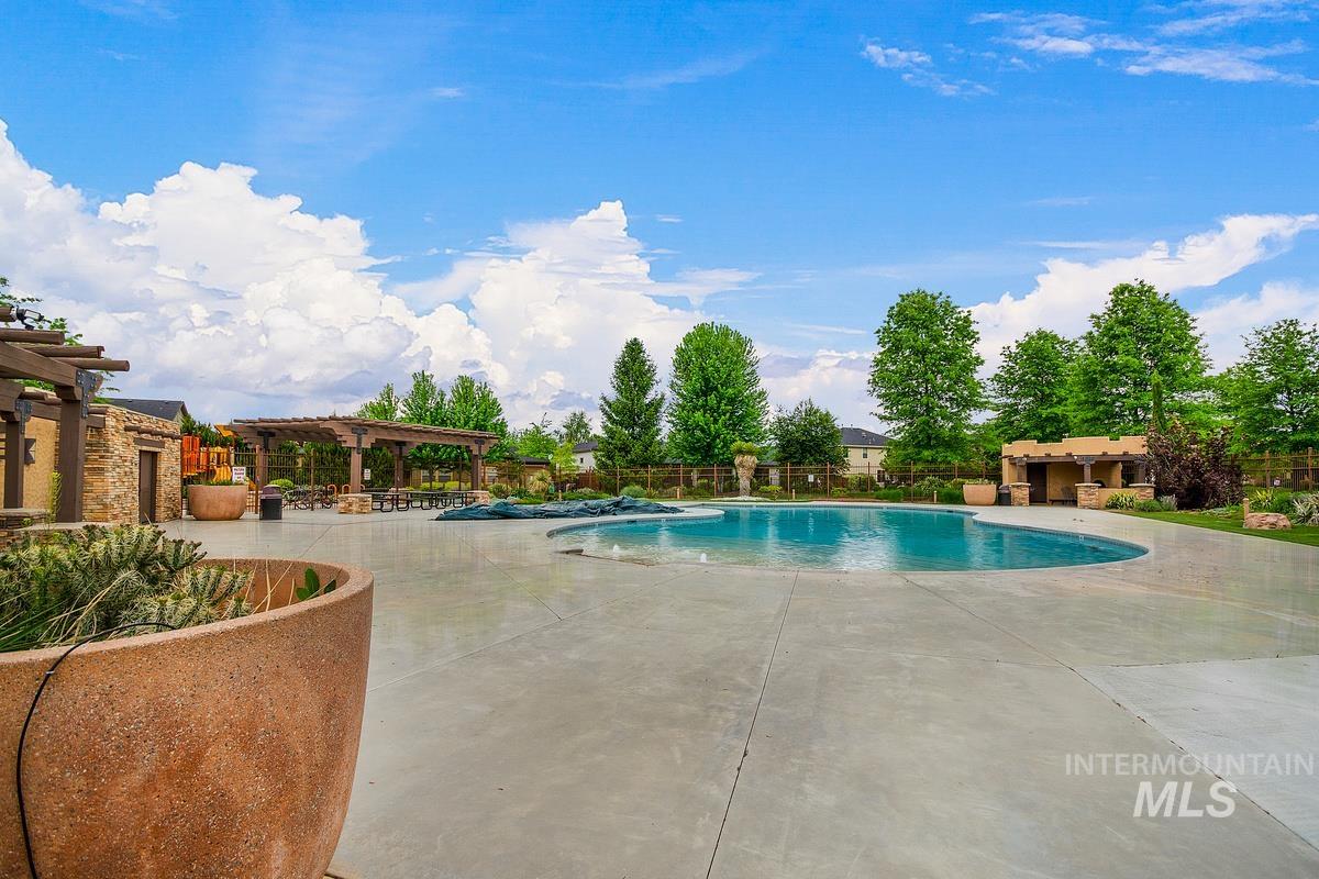 5363 N Red Hills Place, Meridian, Idaho 83646, 4 Bedrooms, 3 Bathrooms, Residential For Sale, Price $724,900,MLS 98980371