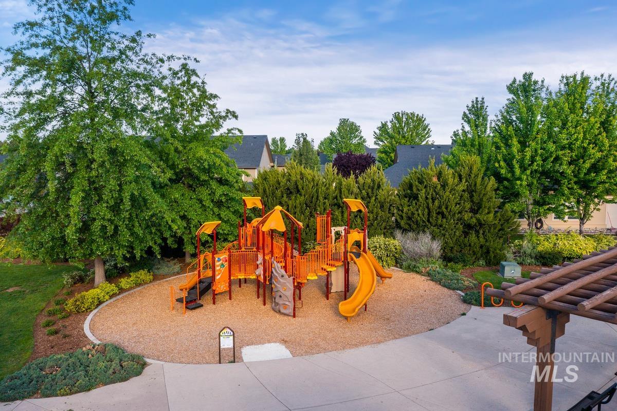 5363 N Red Hills Place, Meridian, Idaho 83646, 4 Bedrooms, 3 Bathrooms, Residential For Sale, Price $724,900,MLS 98980371