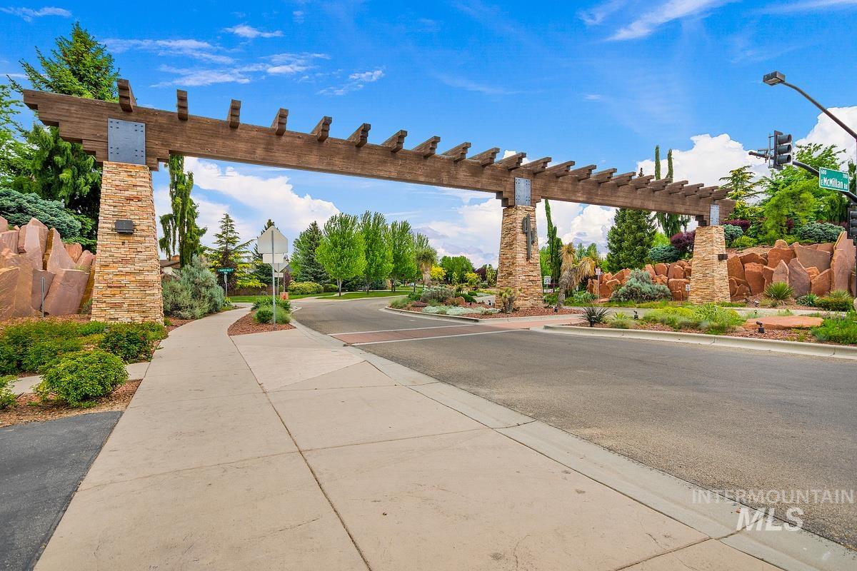 5363 N Red Hills Place, Meridian, Idaho 83646, 4 Bedrooms, 3 Bathrooms, Residential For Sale, Price $724,900,MLS 98980371