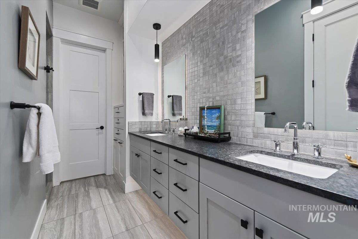 6639 N Asissi Ln, Meridian, Idaho 83646, 3 Bedrooms, 2.5 Bathrooms, Residential For Sale, Price $685,000,MLS 98980374