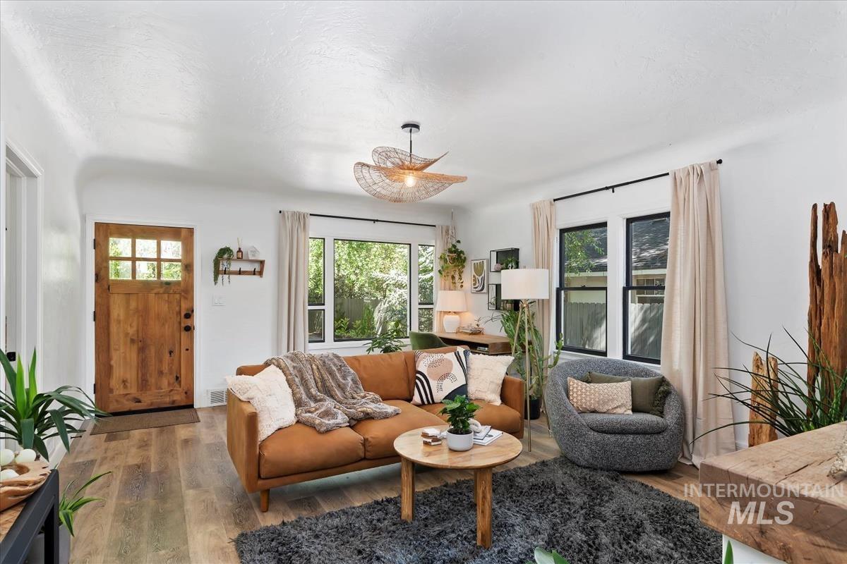 1616 S Lincoln Avenue, Boise, Idaho 83706, 4 Bedrooms, 2 Bathrooms, Residential For Sale, Price $697,000,MLS 98980380