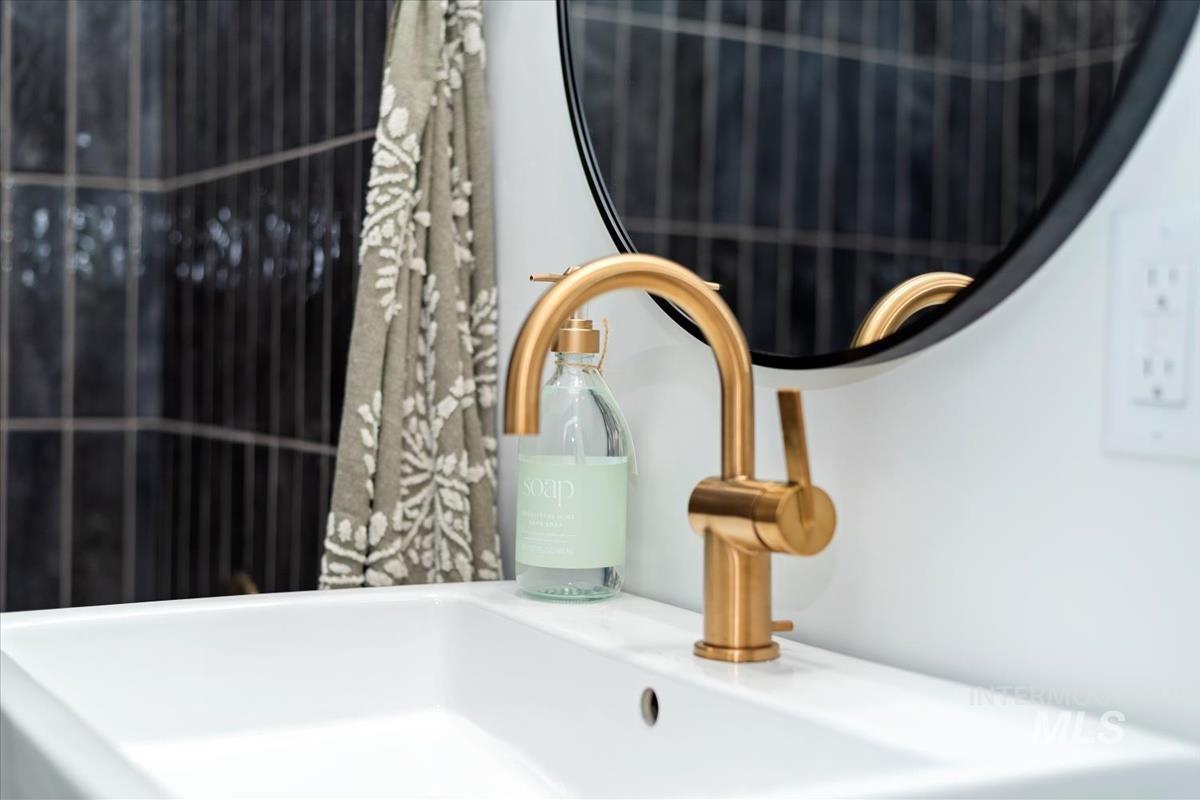 1616 S Lincoln Avenue, Boise, Idaho 83706, 4 Bedrooms, 2 Bathrooms, Residential For Sale, Price $697,000,MLS 98980380