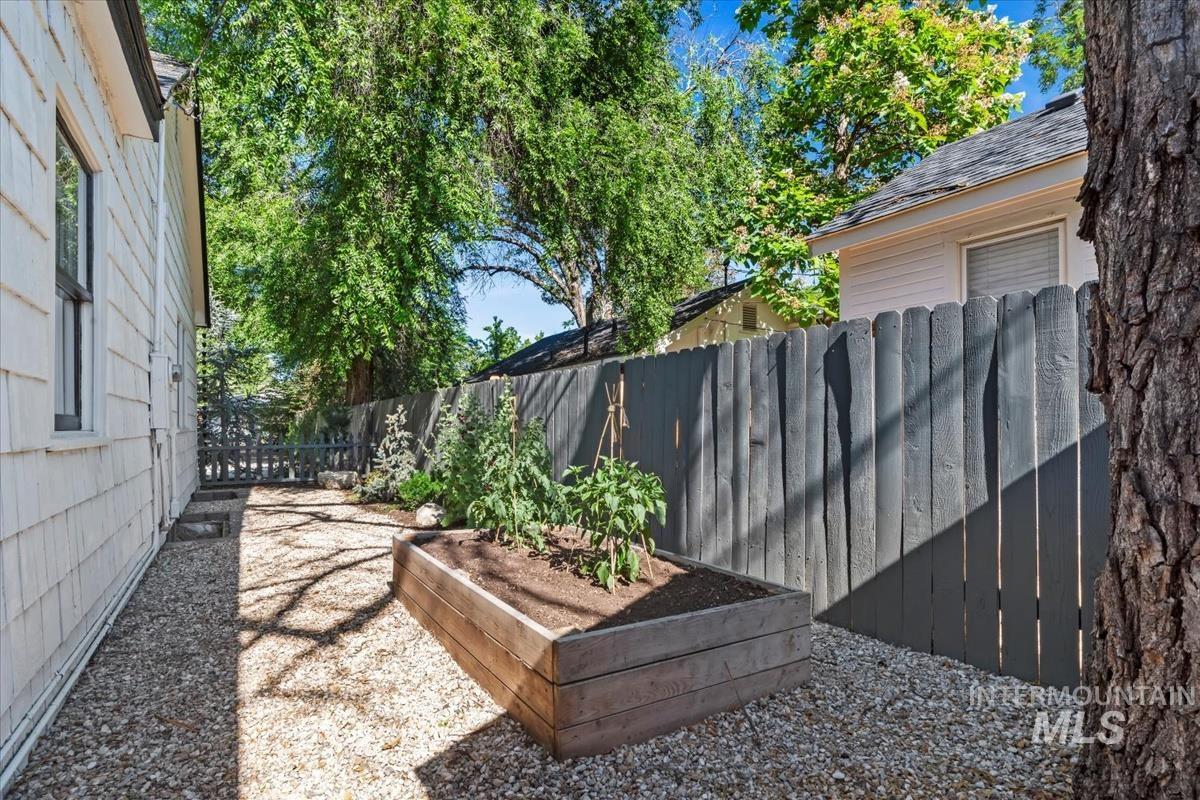 1616 S Lincoln Avenue, Boise, Idaho 83706, 4 Bedrooms, 2 Bathrooms, Residential For Sale, Price $697,000,MLS 98980380