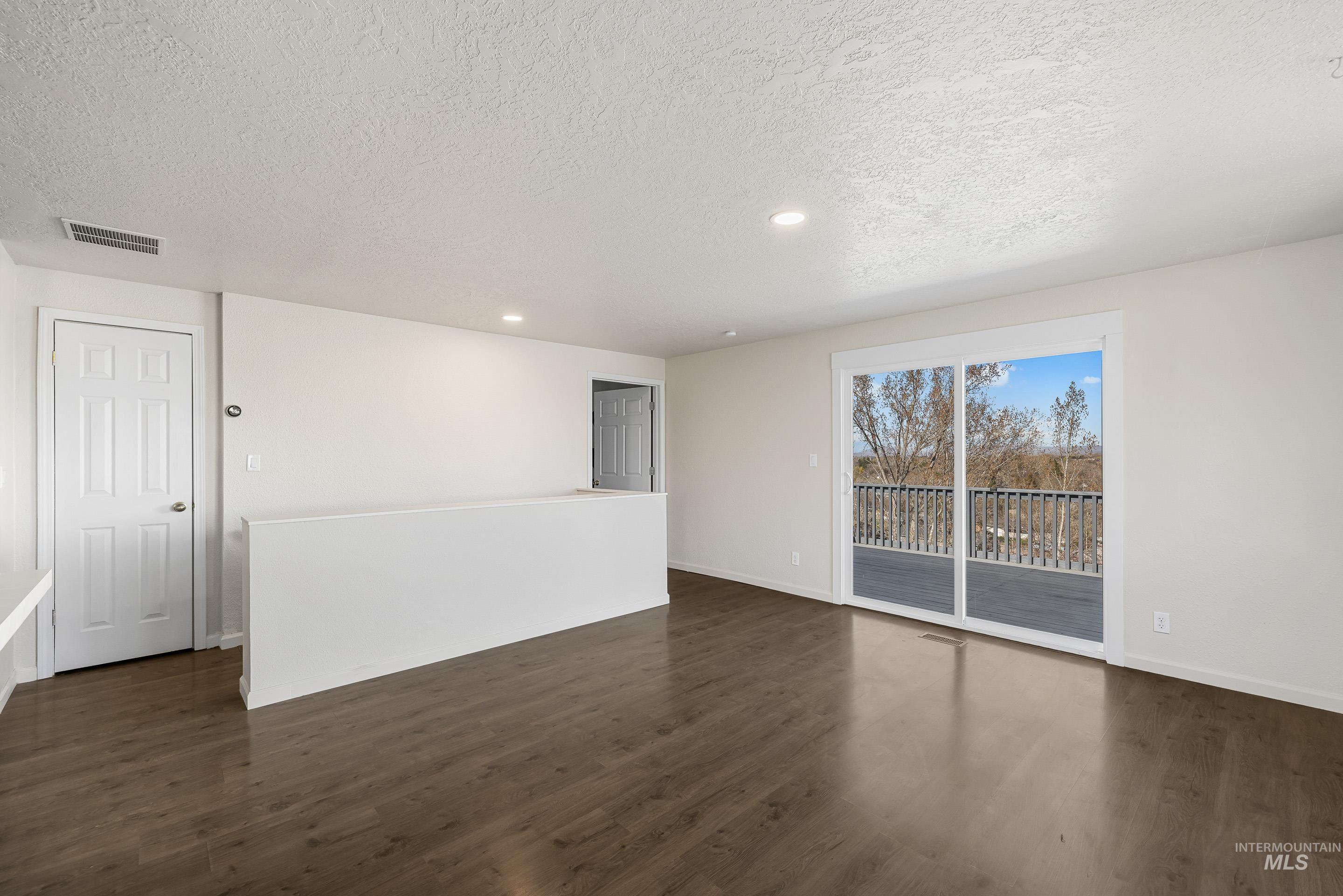 10294 W Fox Ridge Dr., Boise, Idaho 83709, 5 Bedrooms, 3 Bathrooms, Residential For Sale, Price $579,000, 98980382