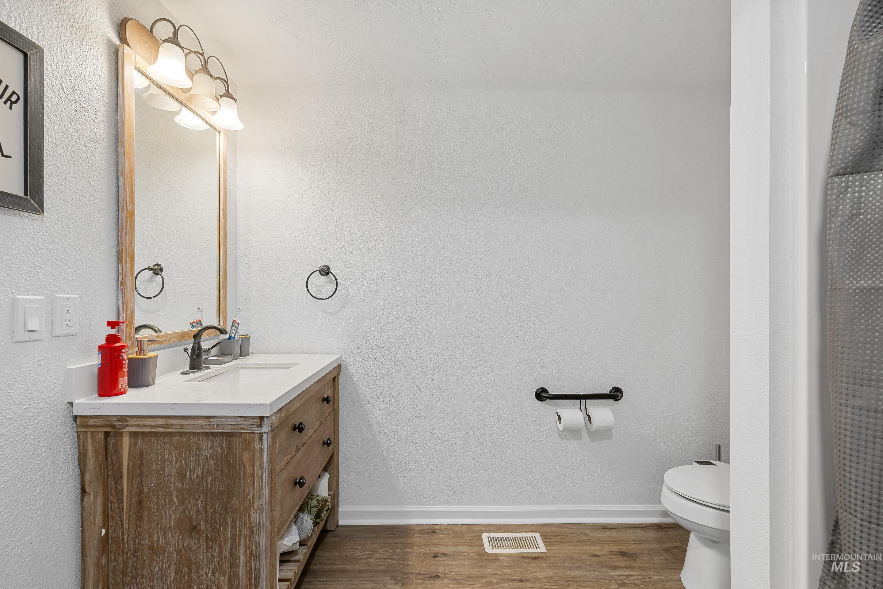 10294 W Fox Ridge Dr., Boise, Idaho 83709, 5 Bedrooms, 3 Bathrooms, Residential For Sale, Price $579,000,MLS 98980382