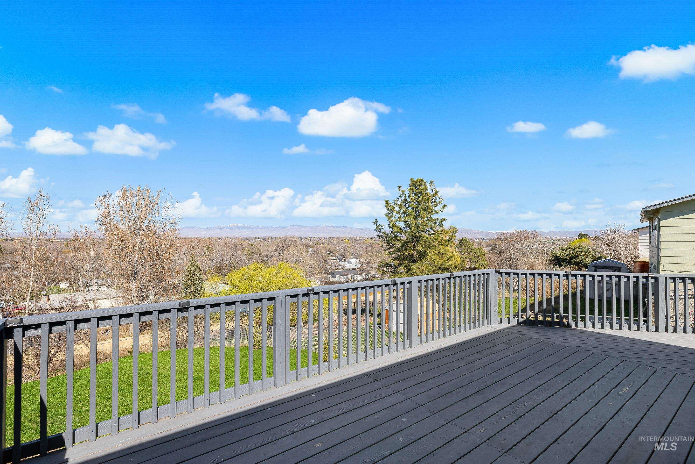 10294 W Fox Ridge Dr., Boise, Idaho 83709, 5 Bedrooms, 3 Bathrooms, Residential For Sale, Price $579,000,MLS 98980382