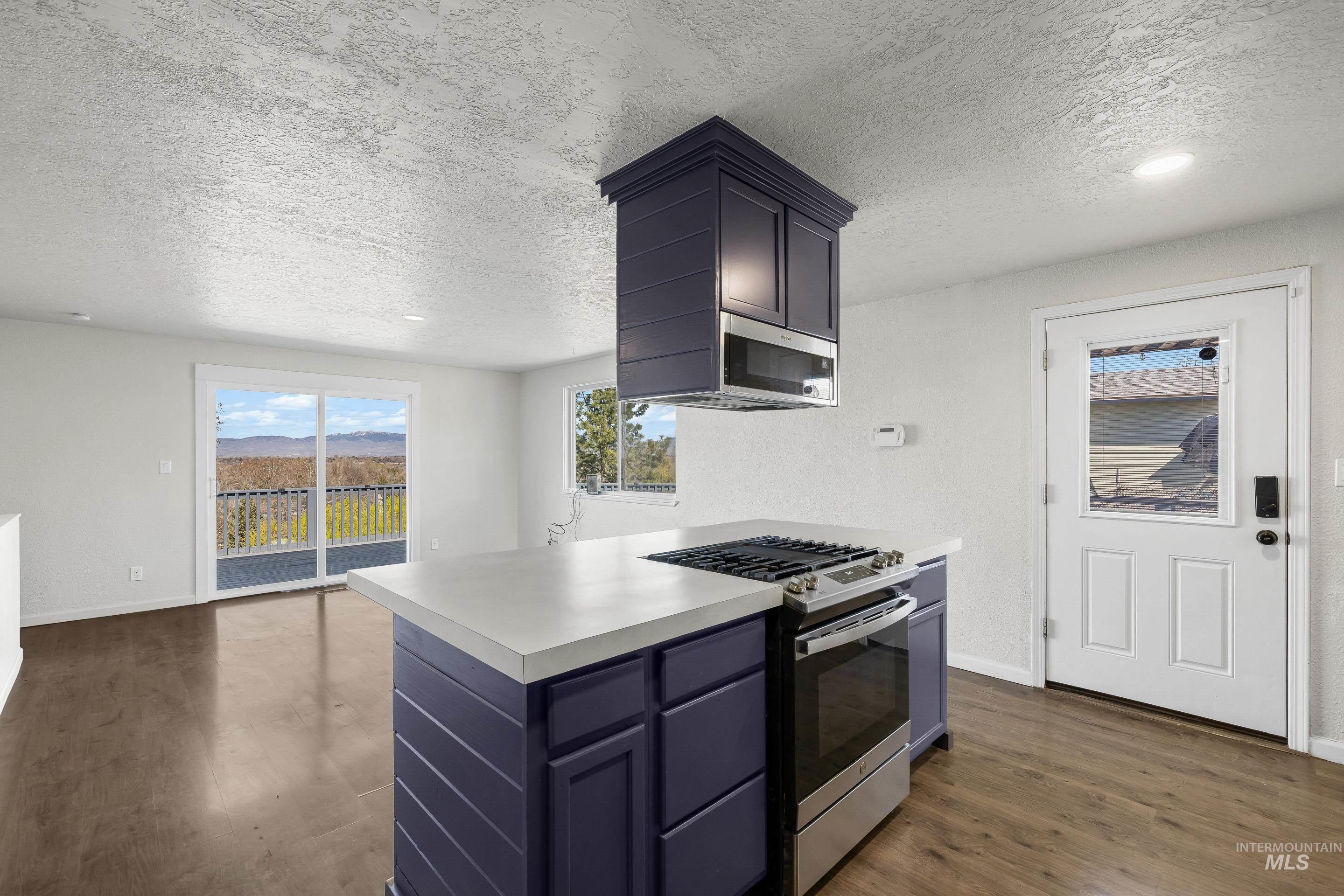 10294 W Fox Ridge Dr., Boise, Idaho 83709, 5 Bedrooms, 3 Bathrooms, Residential For Sale, Price $579,000, 98980382
