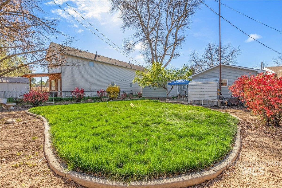 2828 W Ona St, Boise, Idaho 83705, 3 Bedrooms, 1 Bathroom, Residential Income For Sale, Price $369,000, 98980386