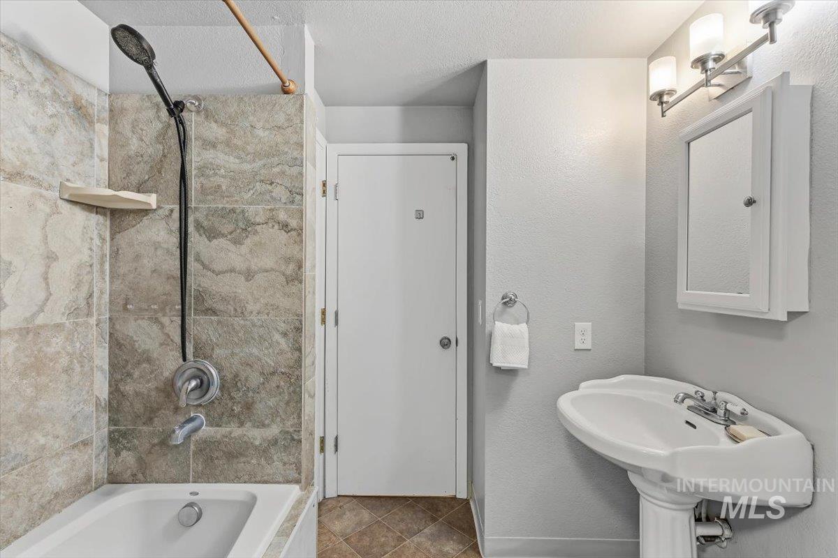 11826 W Alfred St, Boise, Idaho 83713-1756, 3 Bedrooms, 1 Bathroom, Residential For Sale, Price $399,900, 98980387