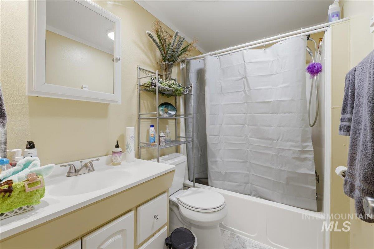 1003 E Iowa Ave, Nampa, Idaho 83686, 4 Bedrooms, 2 Bathrooms, Residential For Sale, Price $319,900, 98980388