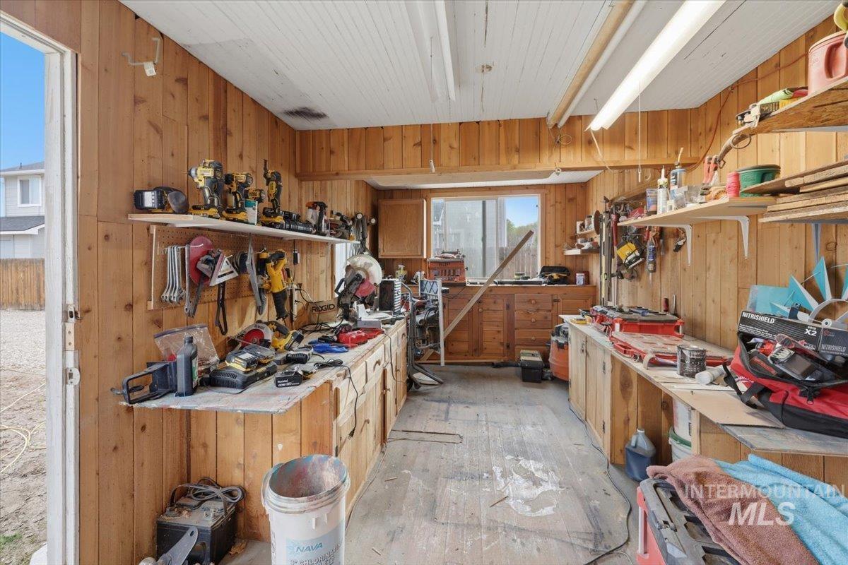 1003 E Iowa Ave, Nampa, Idaho 83686, 4 Bedrooms, 2 Bathrooms, Residential For Sale, Price $319,900, 98980388