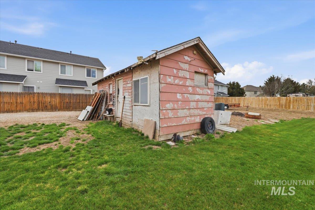 1003 E Iowa Ave, Nampa, Idaho 83686, 4 Bedrooms, 2 Bathrooms, Residential For Sale, Price $319,900, 98980388