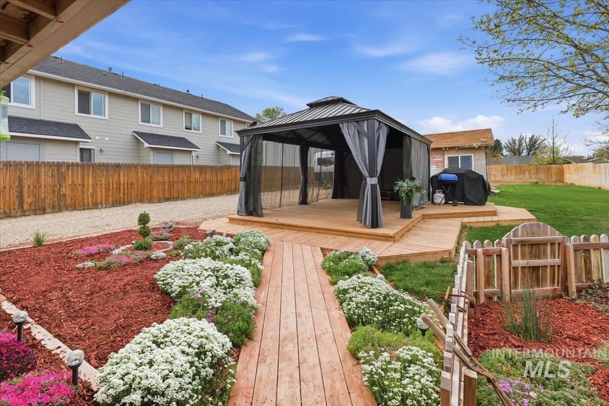 1003 E Iowa Ave, Nampa, Idaho 83686, 4 Bedrooms, 2 Bathrooms, Residential For Sale, Price $319,900, 98980388