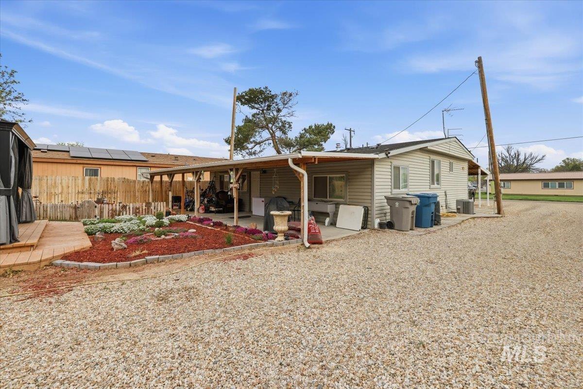 1003 E Iowa Ave, Nampa, Idaho 83686, 4 Bedrooms, 2 Bathrooms, Residential For Sale, Price $319,900, 98980388