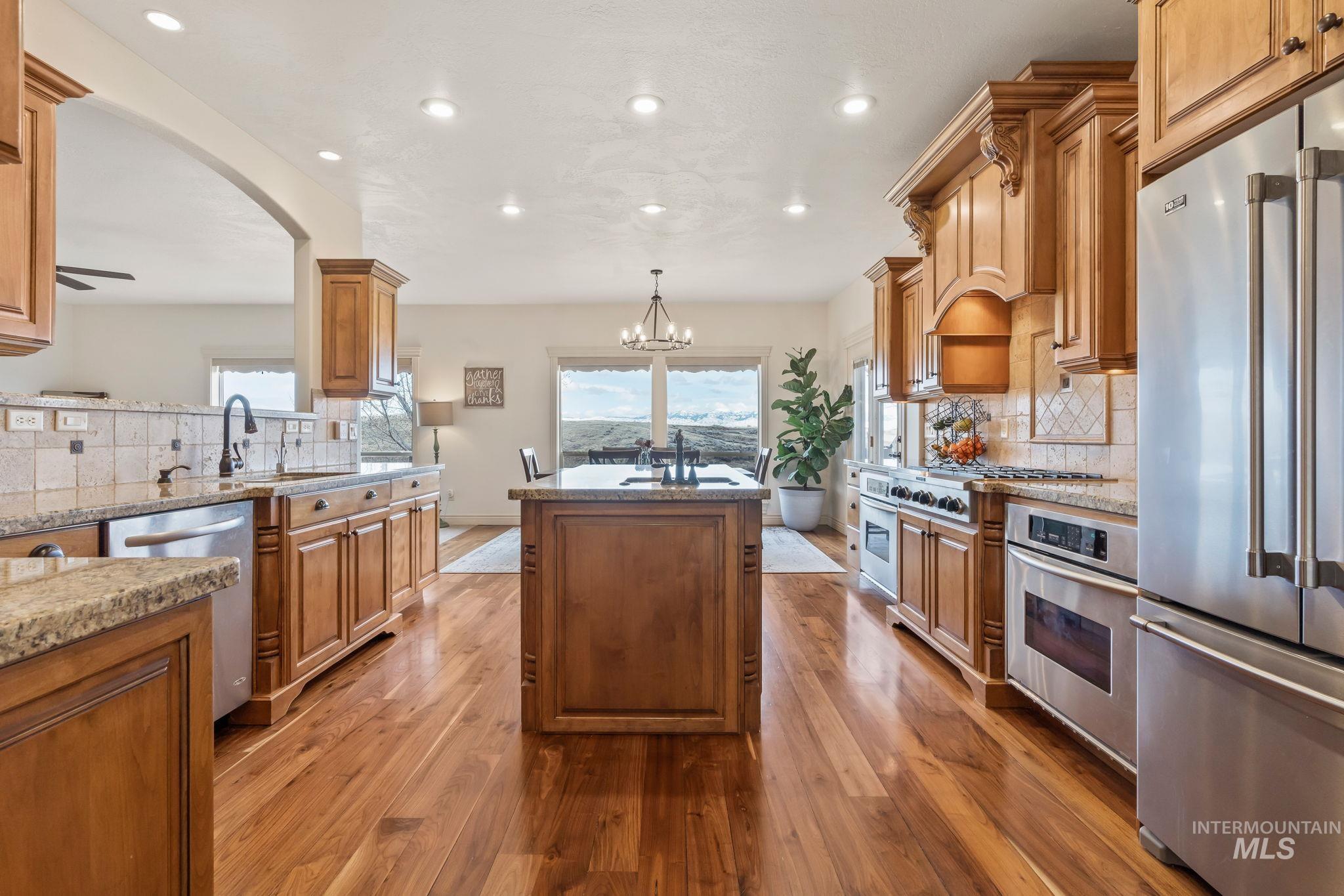 5908 N Highhill Place, Star, Idaho 83669, 6 Bedrooms, 5.5 Bathrooms, Residential For Sale, Price $1,550,000,MLS 98980389