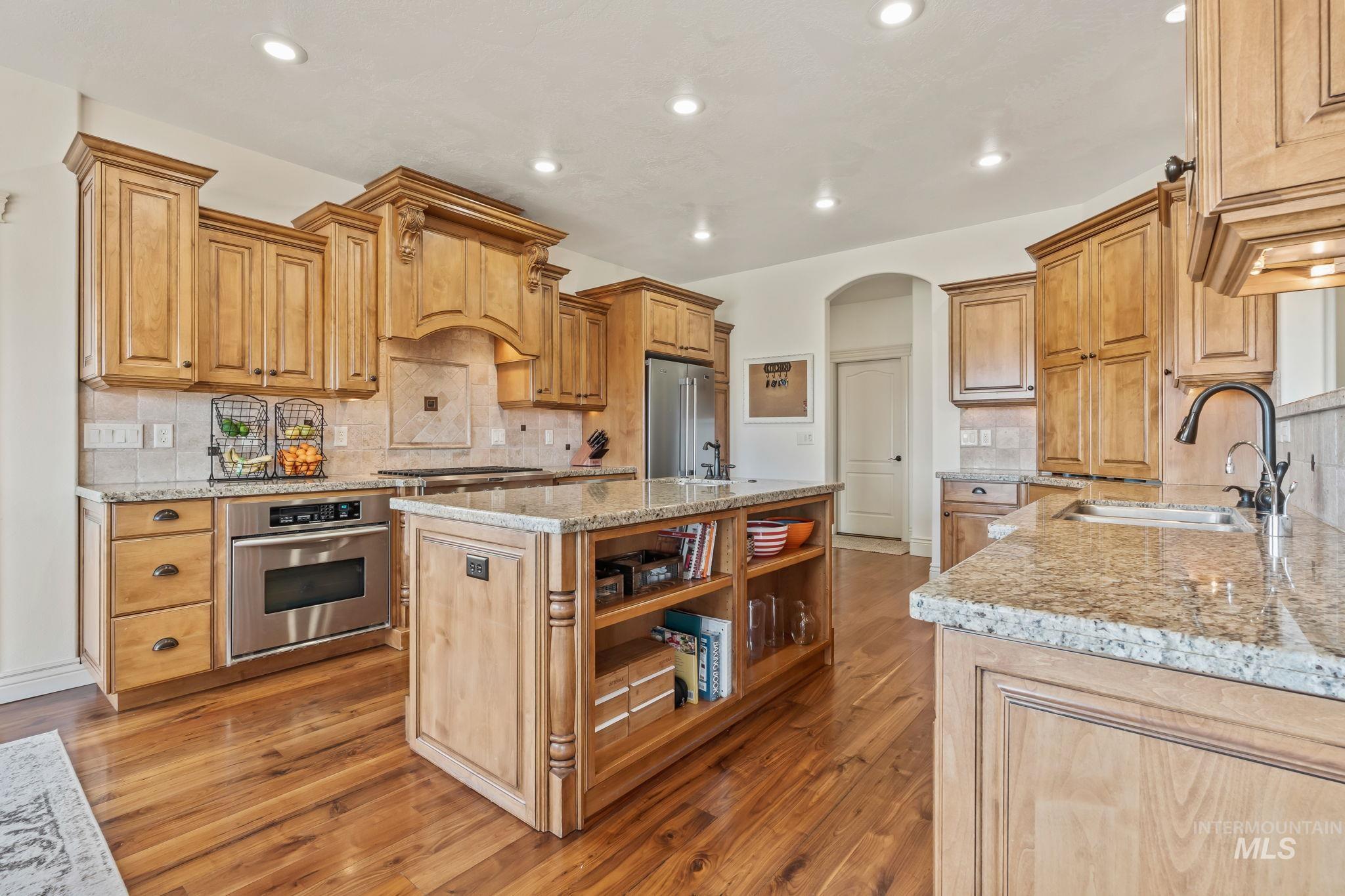 5908 N Highhill Place, Star, Idaho 83669, 6 Bedrooms, 5.5 Bathrooms, Residential For Sale, Price $1,550,000,MLS 98980389