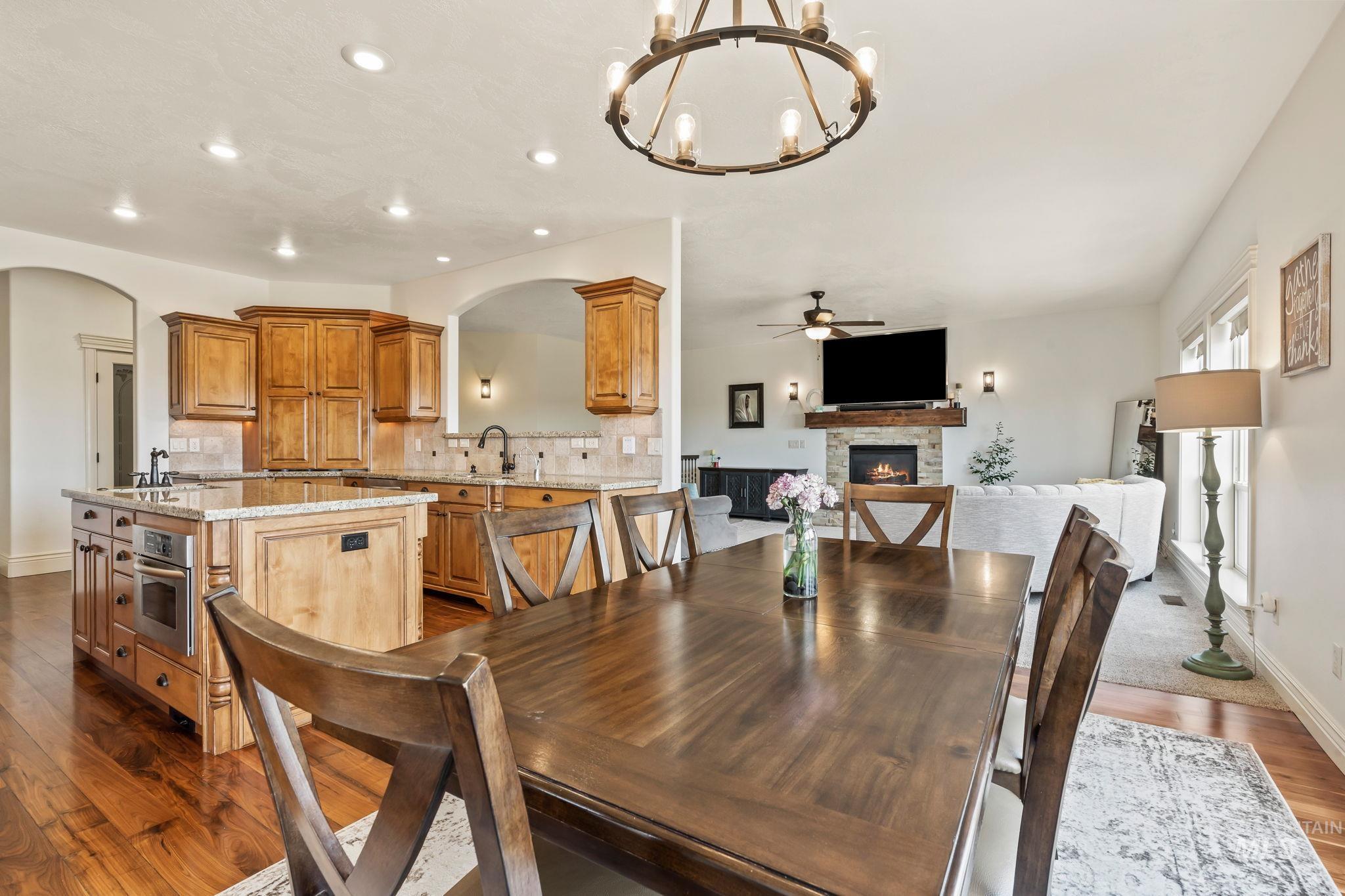 5908 N Highhill Place, Star, Idaho 83669, 6 Bedrooms, 5.5 Bathrooms, Residential For Sale, Price $1,550,000,MLS 98980389