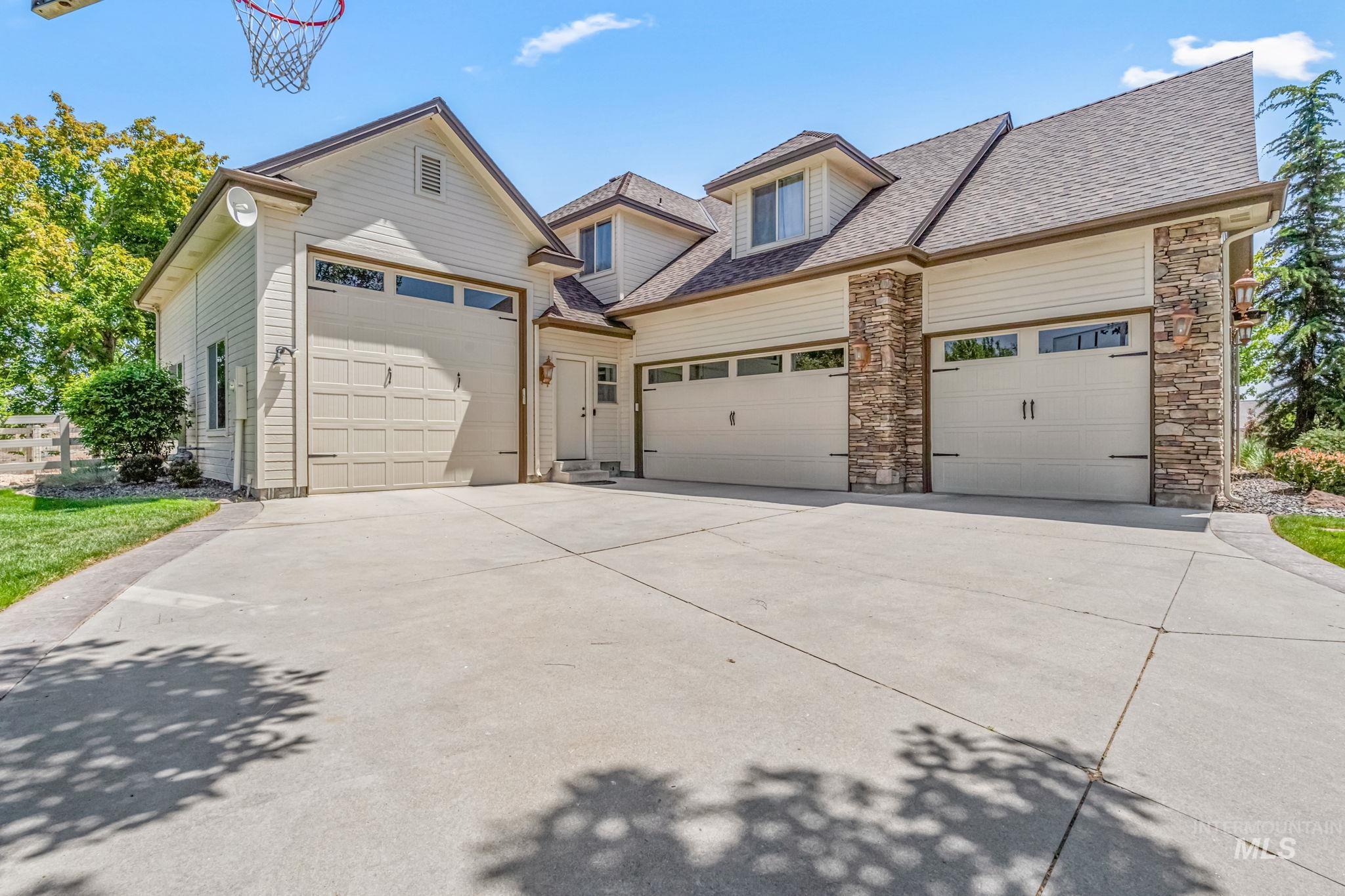 5908 N Highhill Place, Star, Idaho 83669, 6 Bedrooms, 5.5 Bathrooms, Residential For Sale, Price $1,550,000,MLS 98980389