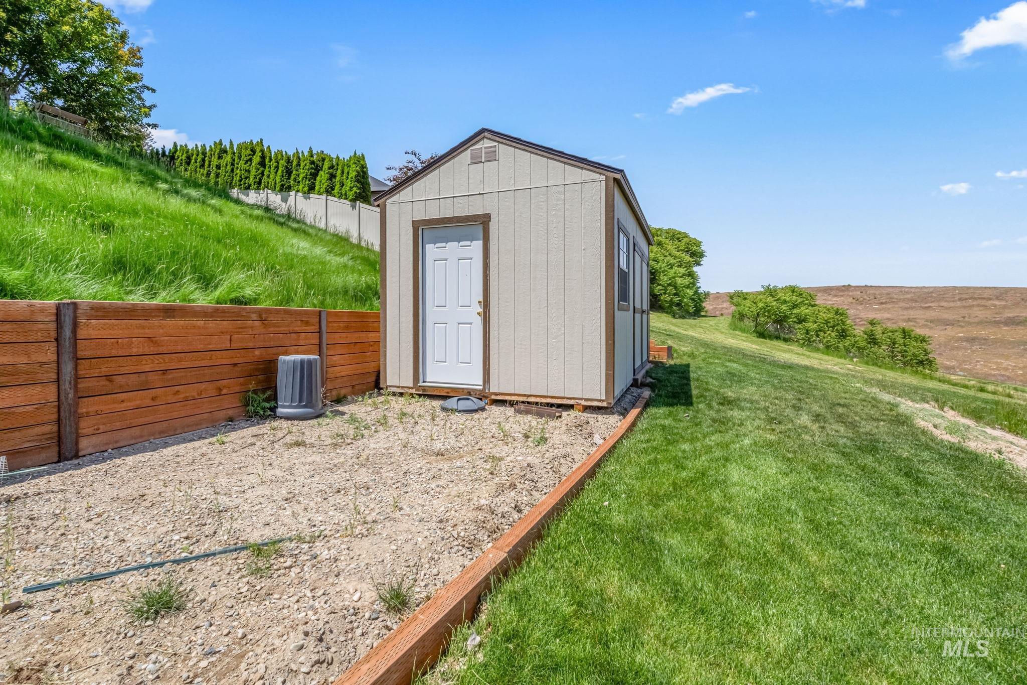 5908 N Highhill Place, Star, Idaho 83669, 6 Bedrooms, 5.5 Bathrooms, Residential For Sale, Price $1,550,000,MLS 98980389