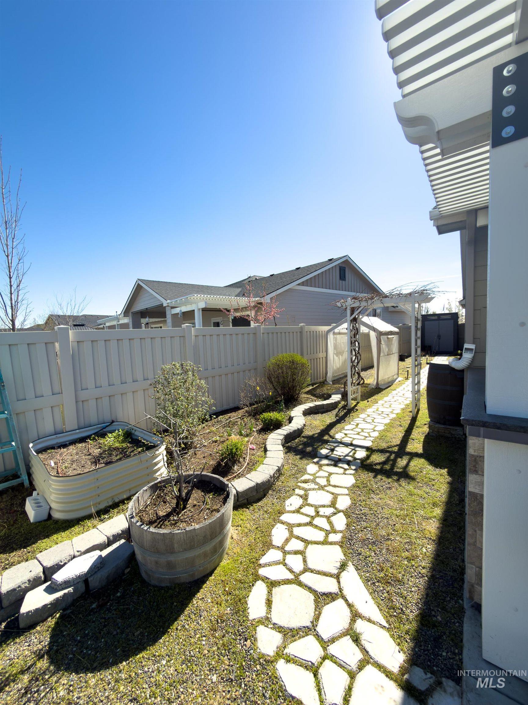 1427 Big Horn Ct, Middleton, Idaho 83644, 3 Bedrooms, 2.5 Bathrooms, Residential For Sale, Price $640,000, 98980391