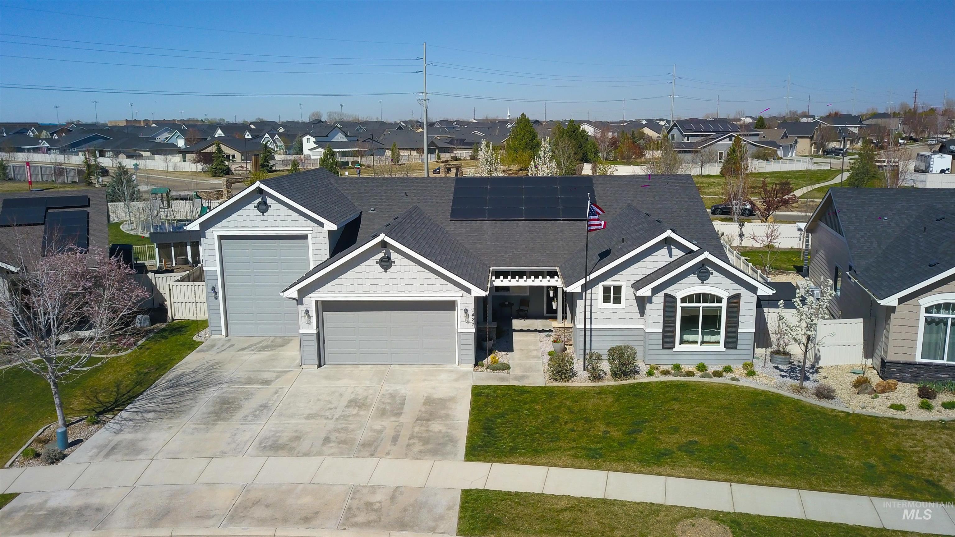 1427 Big Horn Ct, Middleton, Idaho 83644, 3 Bedrooms, 2.5 Bathrooms, Residential For Sale, Price $640,000, 98980391