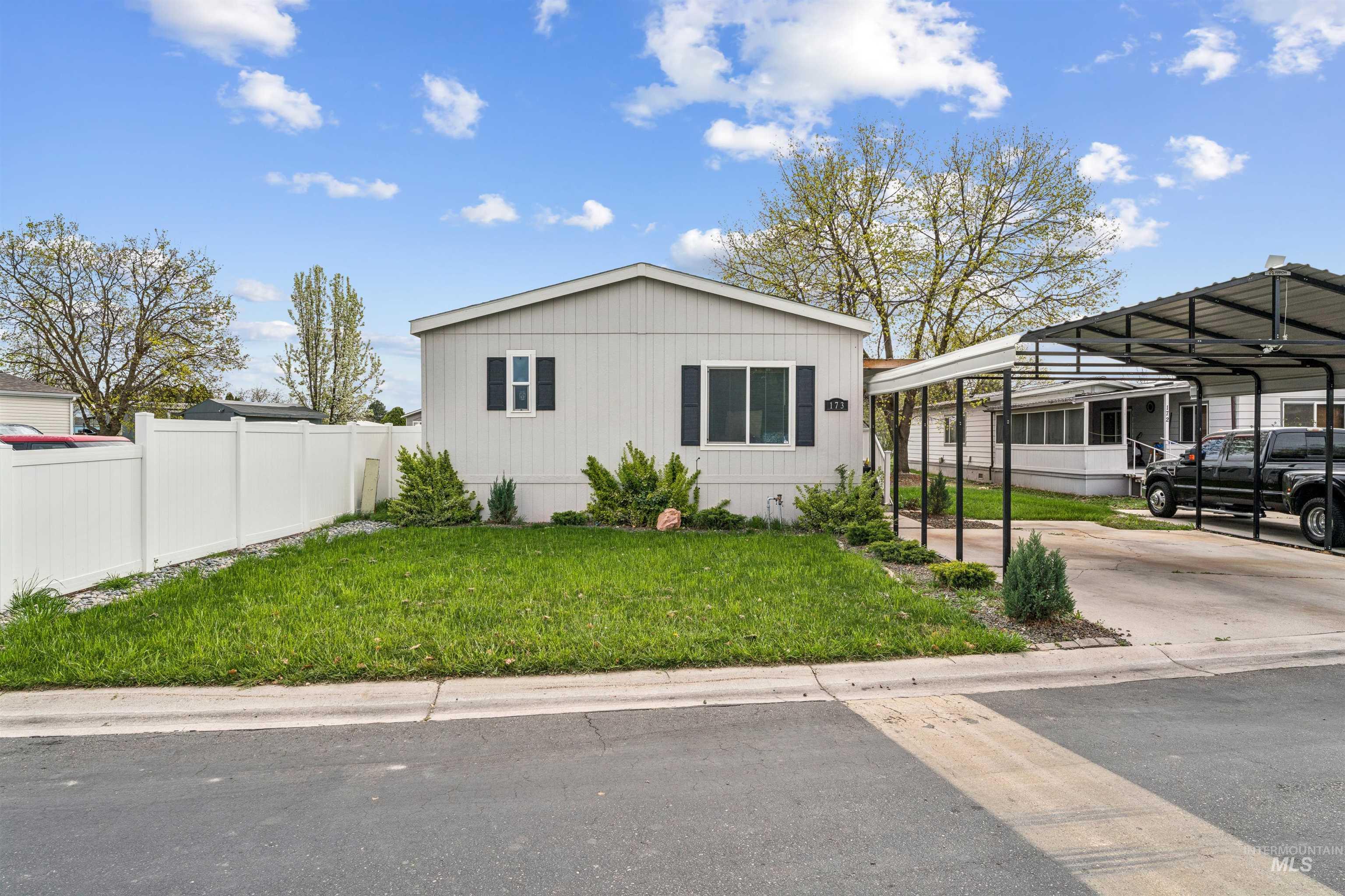 700 Fairview, Meridian, Idaho 83642, 3 Bedrooms, 2 Bathrooms, Residential For Sale, Price $170,000, 98980392