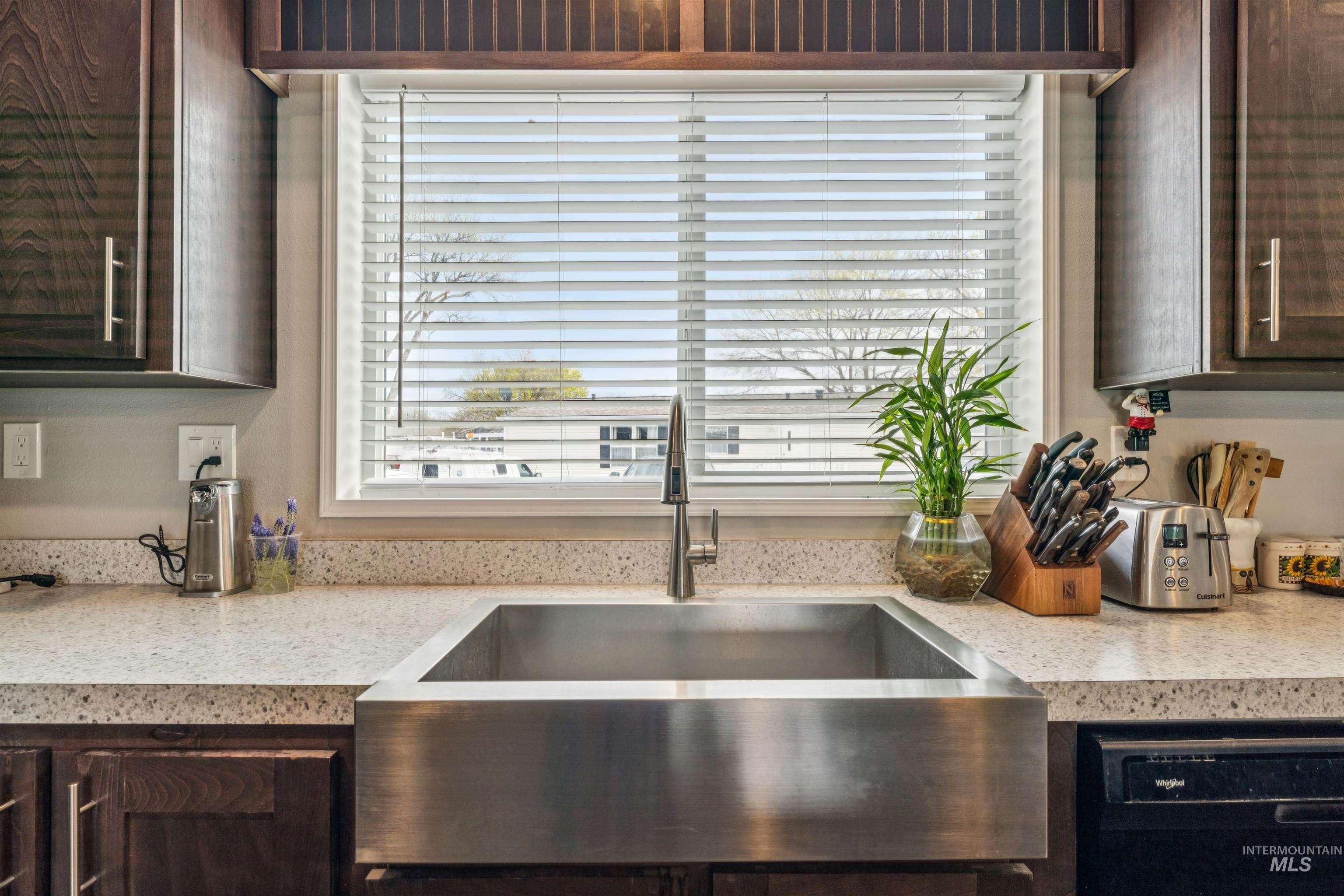 700 Fairview, Meridian, Idaho 83642, 3 Bedrooms, 2 Bathrooms, Residential For Sale, Price $170,000, 98980392