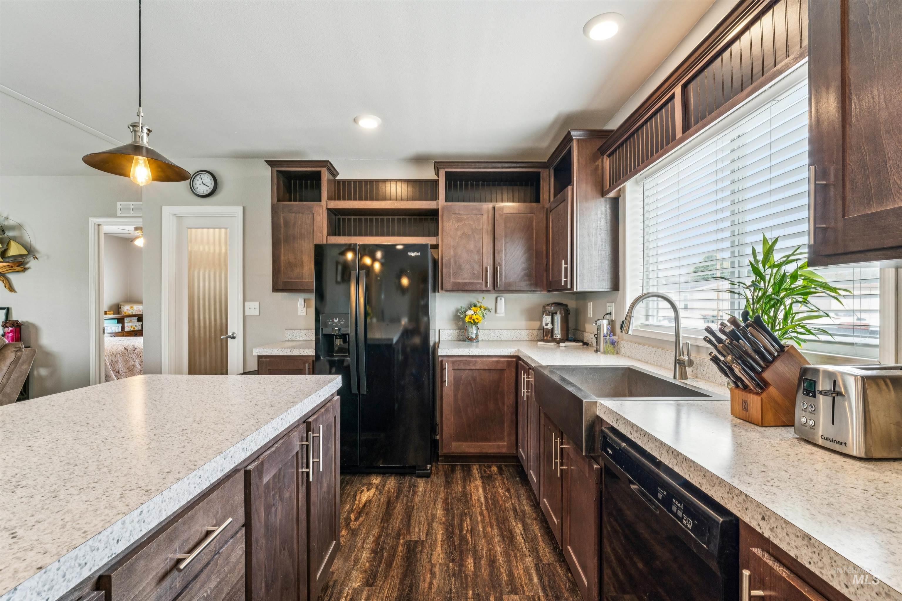 700 Fairview, Meridian, Idaho 83642, 3 Bedrooms, 2 Bathrooms, Residential For Sale, Price $170,000, 98980392