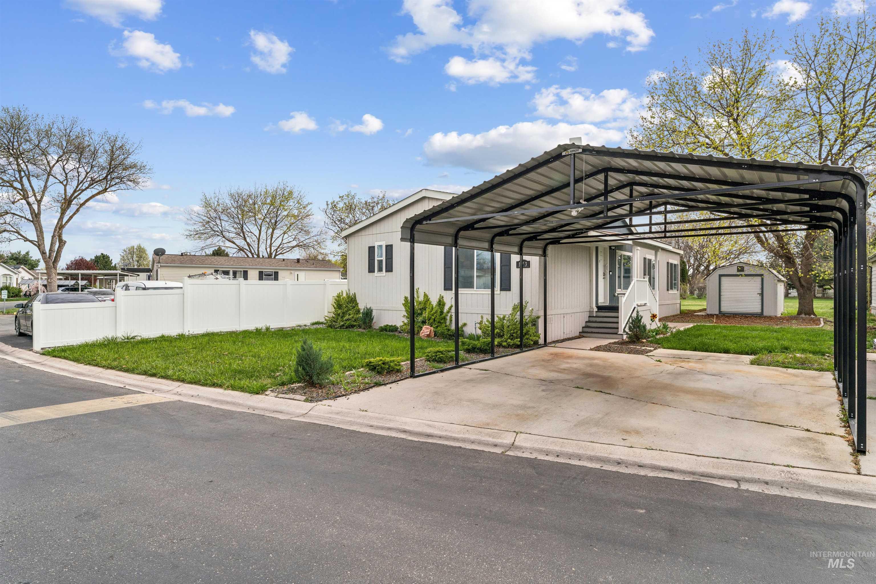 700 Fairview, Meridian, Idaho 83642, 3 Bedrooms, 2 Bathrooms, Residential For Sale, Price $170,000, 98980392