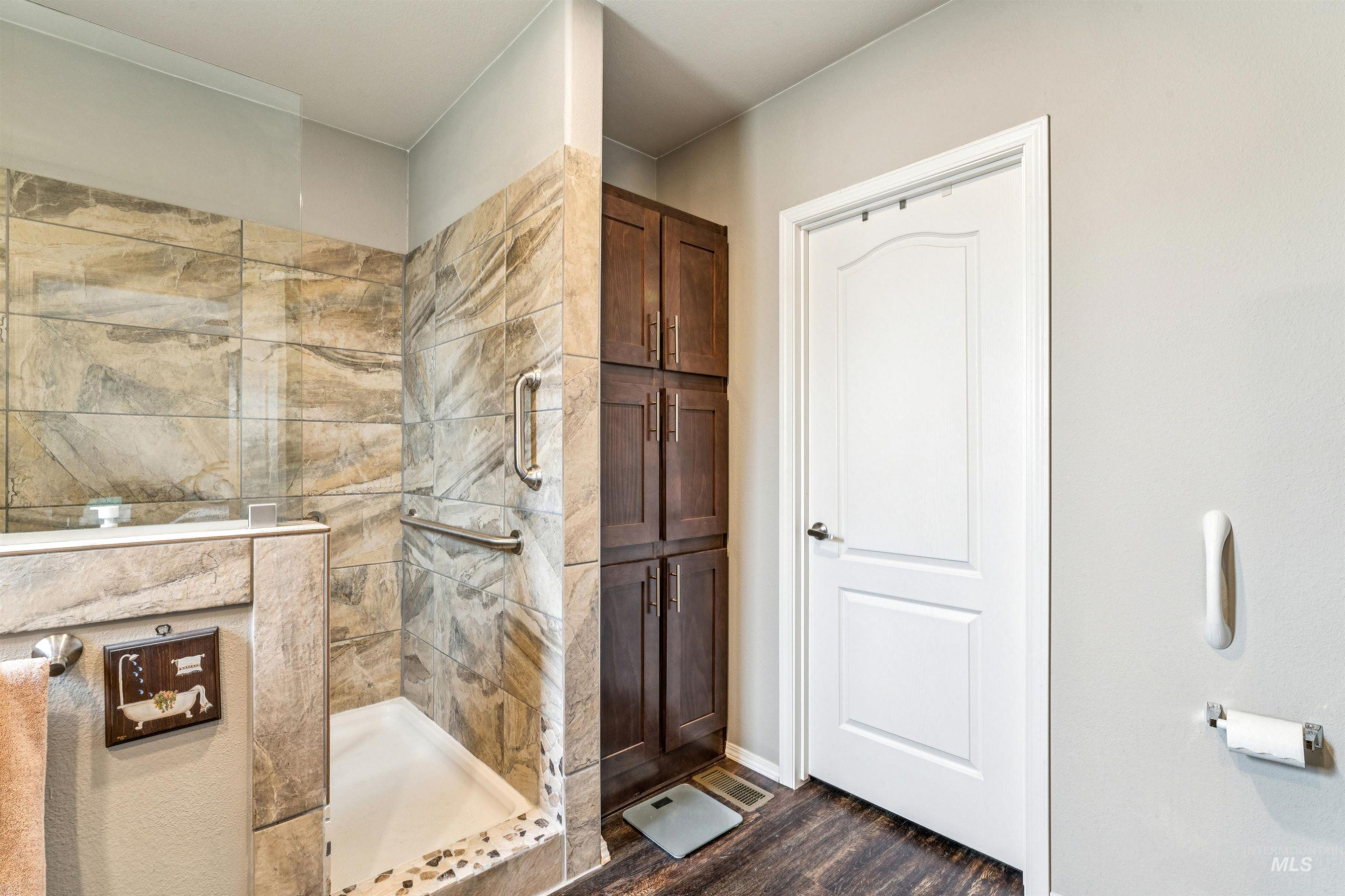 700 Fairview, Meridian, Idaho 83642, 3 Bedrooms, 2 Bathrooms, Residential For Sale, Price $170,000, 98980392