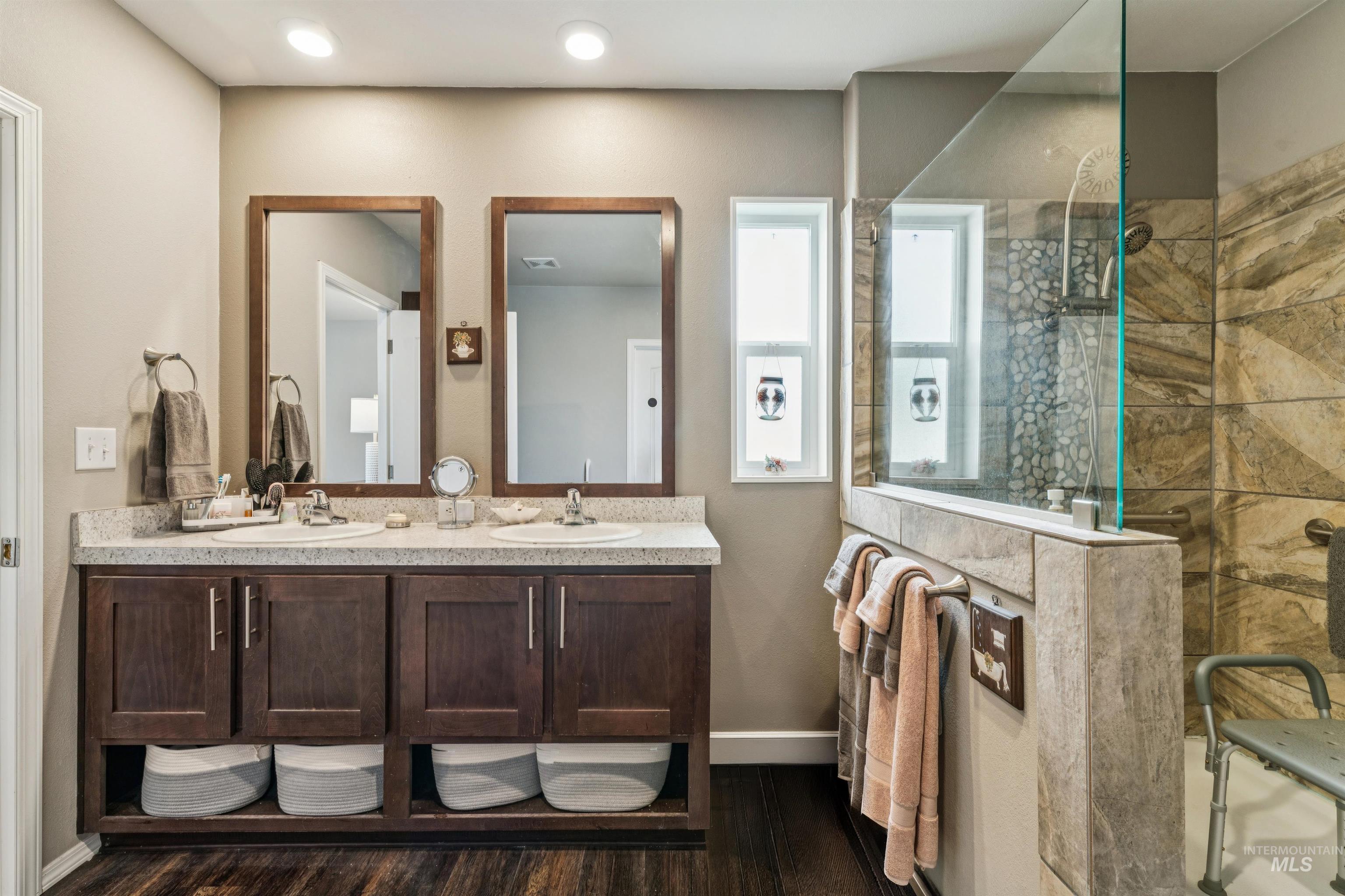 700 Fairview, Meridian, Idaho 83642, 3 Bedrooms, 2 Bathrooms, Residential For Sale, Price $170,000, 98980392