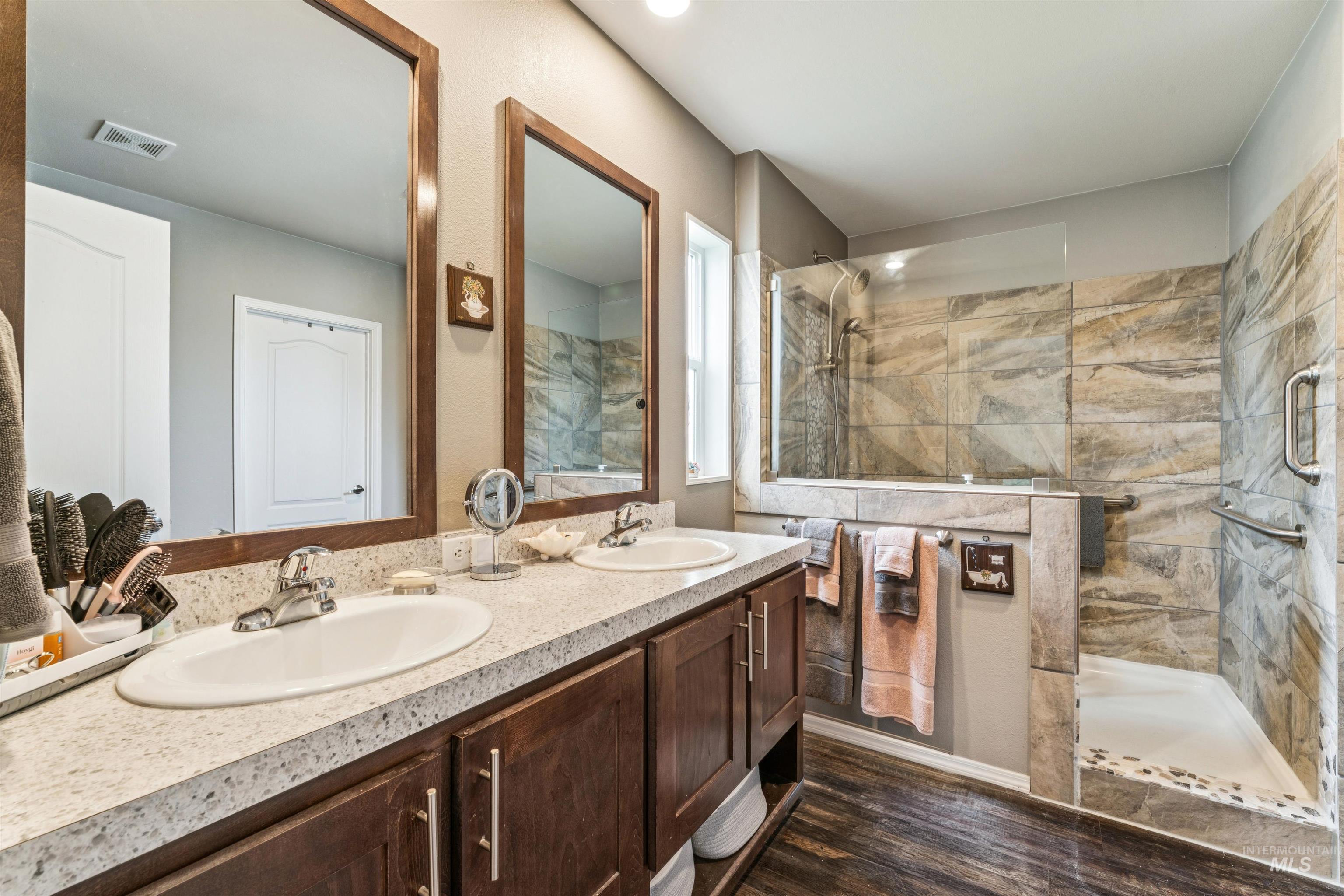 700 Fairview, Meridian, Idaho 83642, 3 Bedrooms, 2 Bathrooms, Residential For Sale, Price $170,000, 98980392